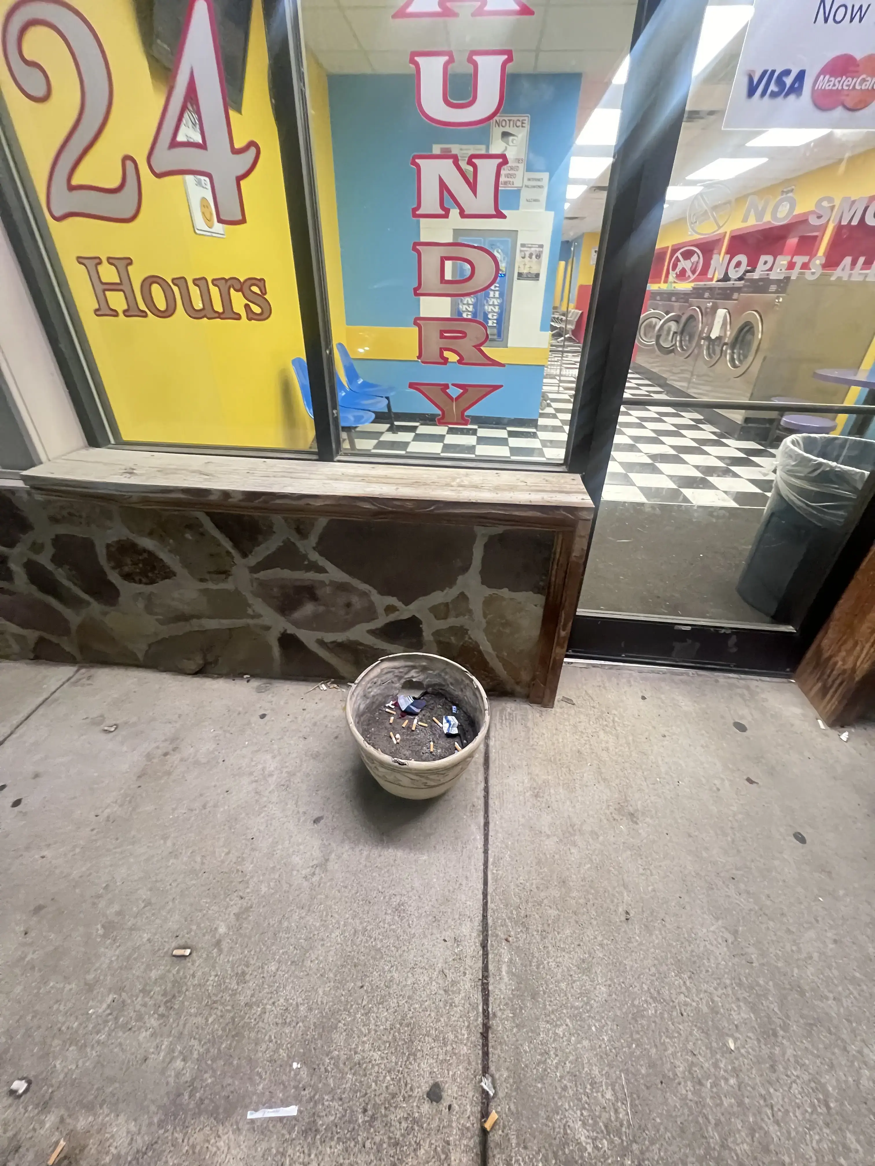 Lost Sock Coin-Laundry - Abingdon thumbnail 12