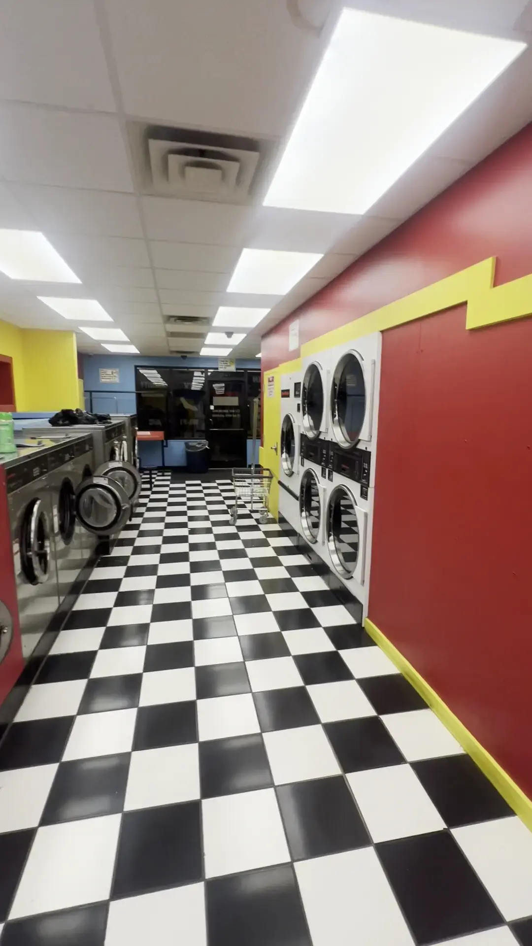 Lost Sock Coin-Laundry - Abingdon thumbnail 20