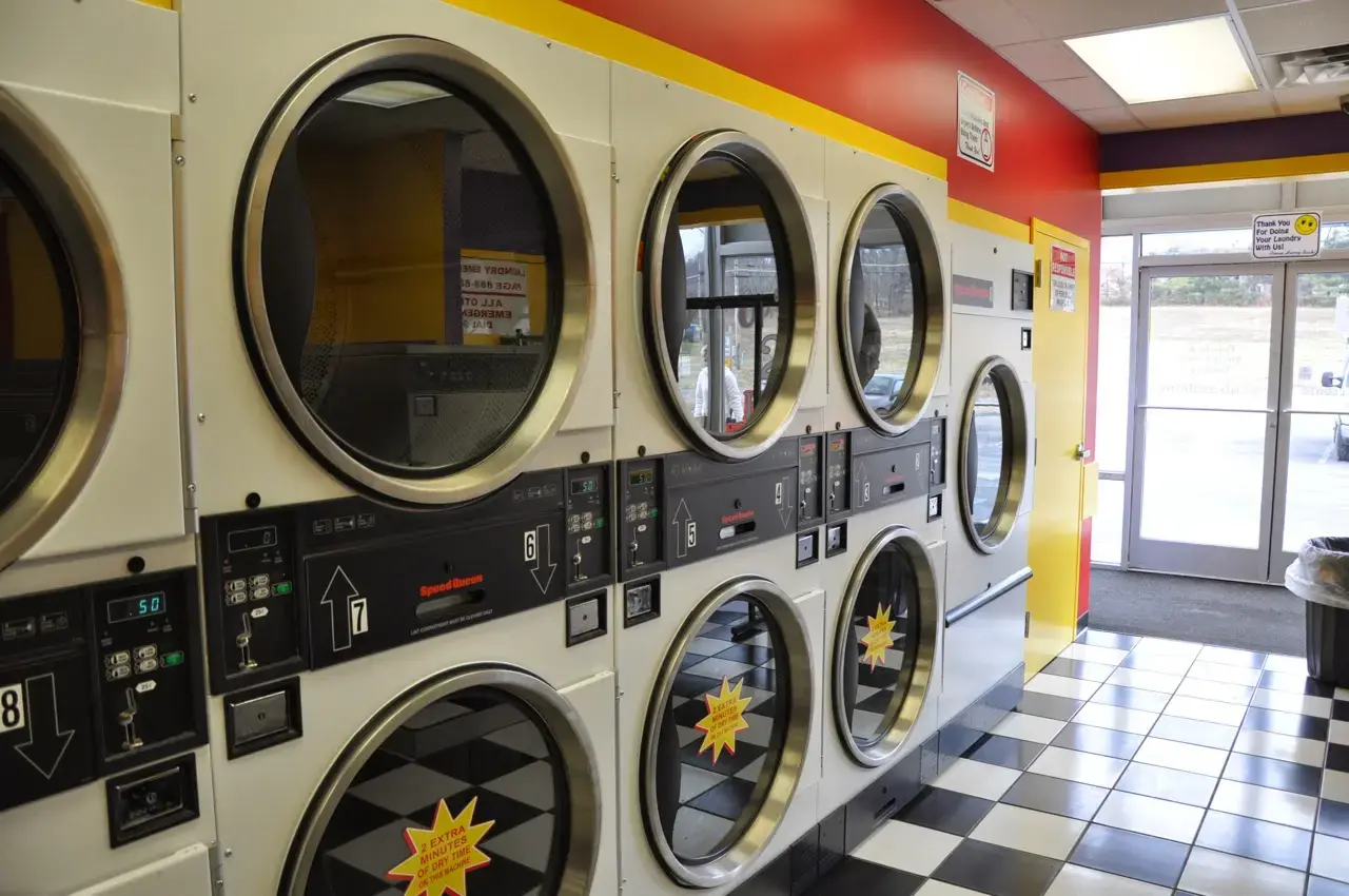 Lost Sock Coin-Laundry - Abingdon thumbnail 5