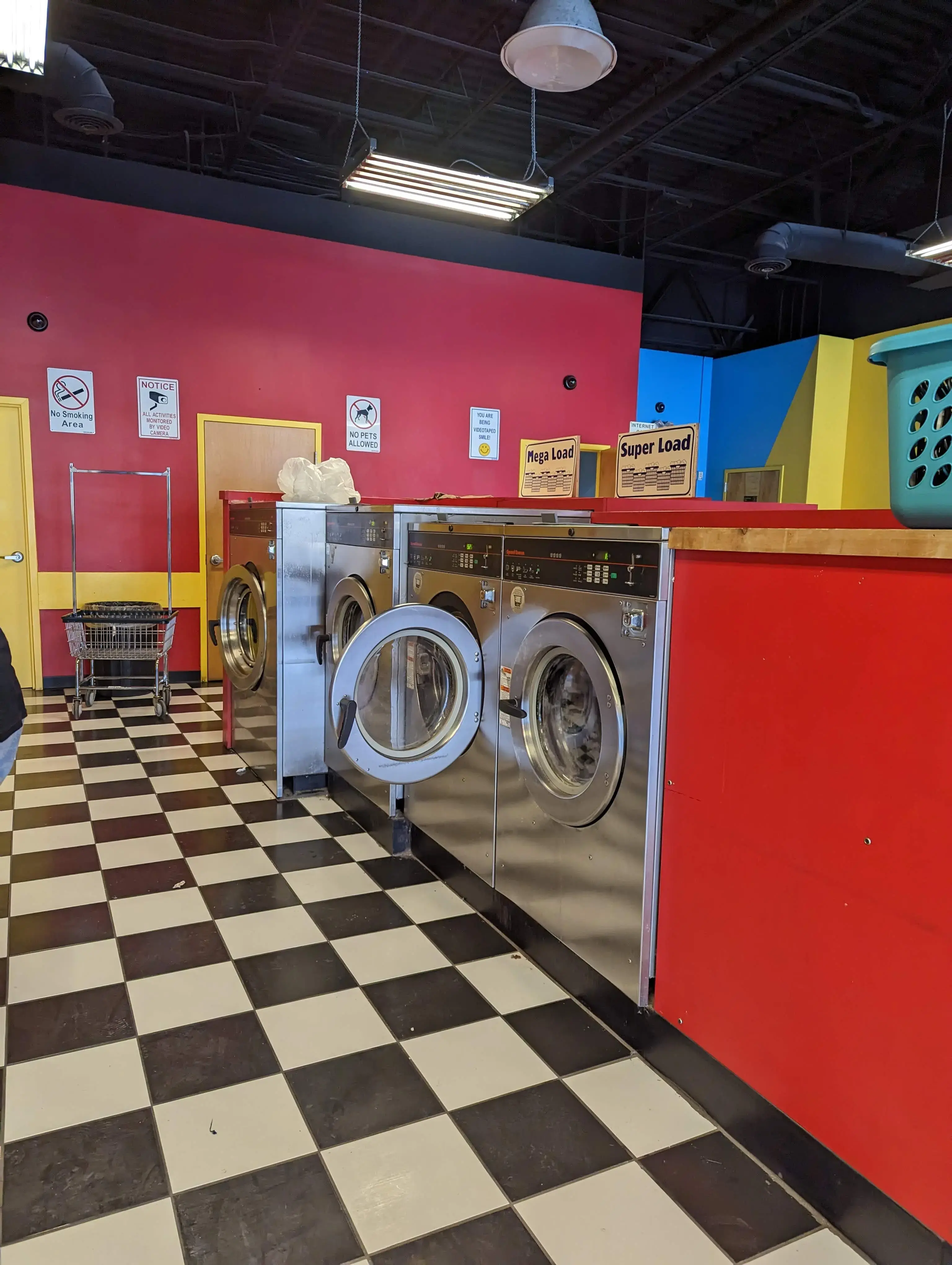 Lost Sock Coin Laundry - Blountville, TN location