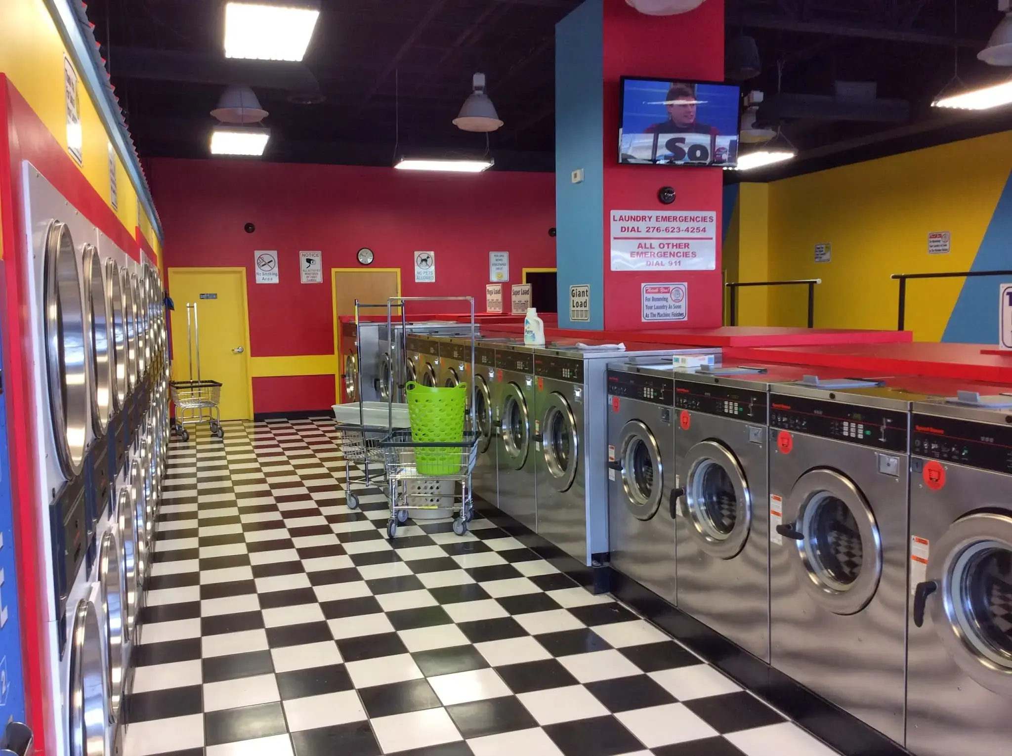 Lost Sock Coin Laundry - Blountville, TN thumbnail 13