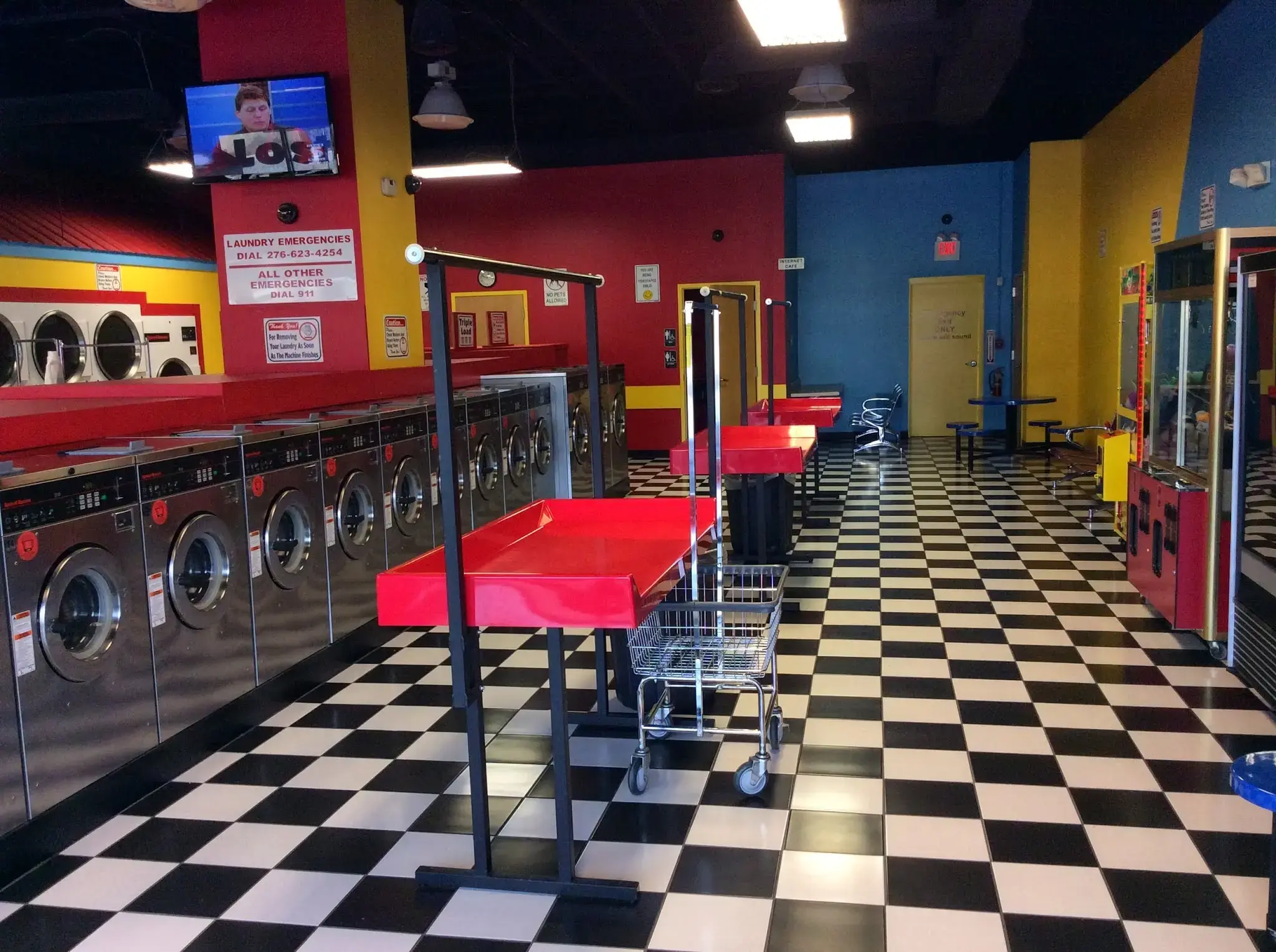 Lost Sock Coin Laundry - Blountville, TN - Image 11