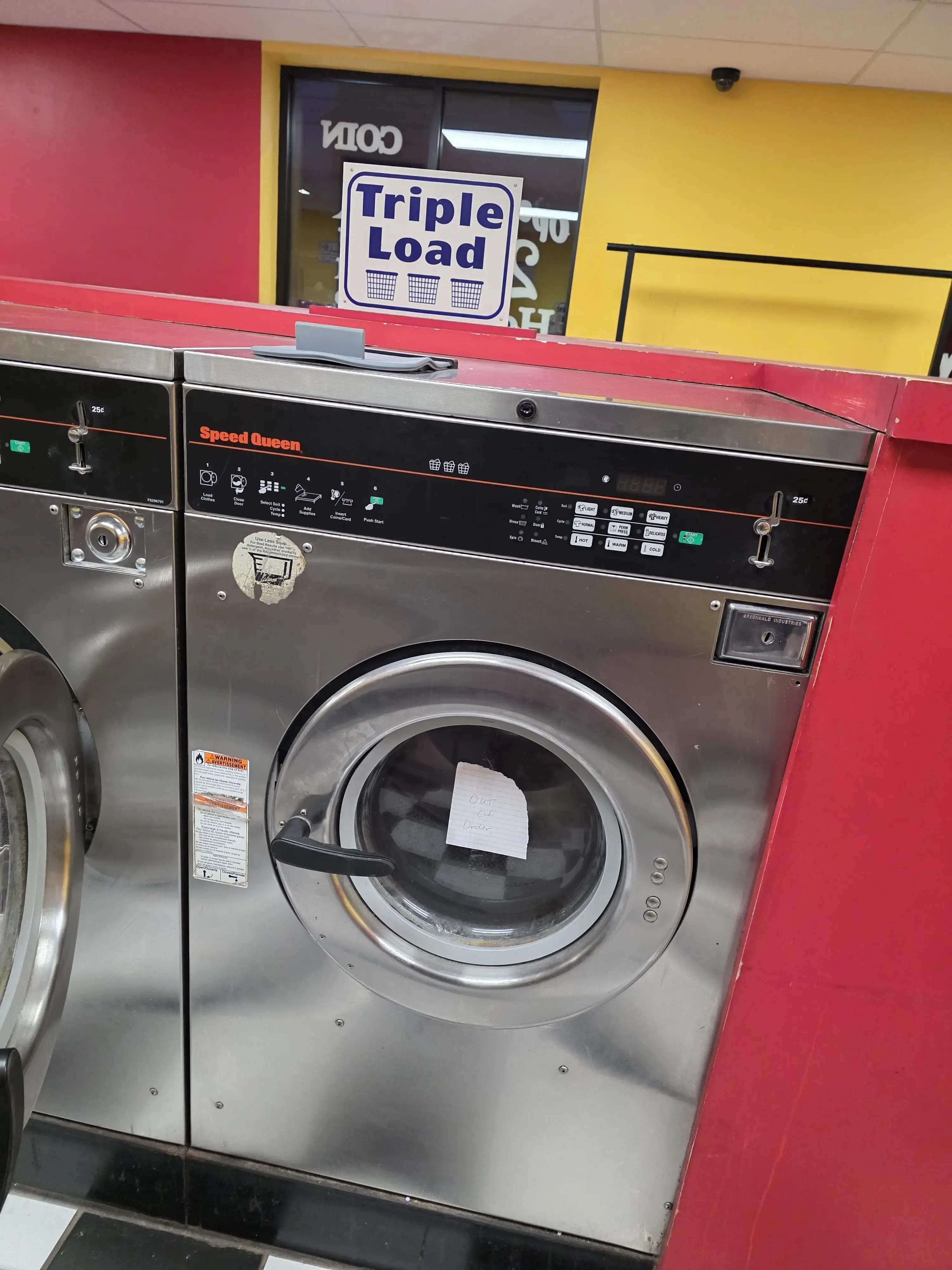 Lost Sock Coin Laundry - Lebanon - Image 5