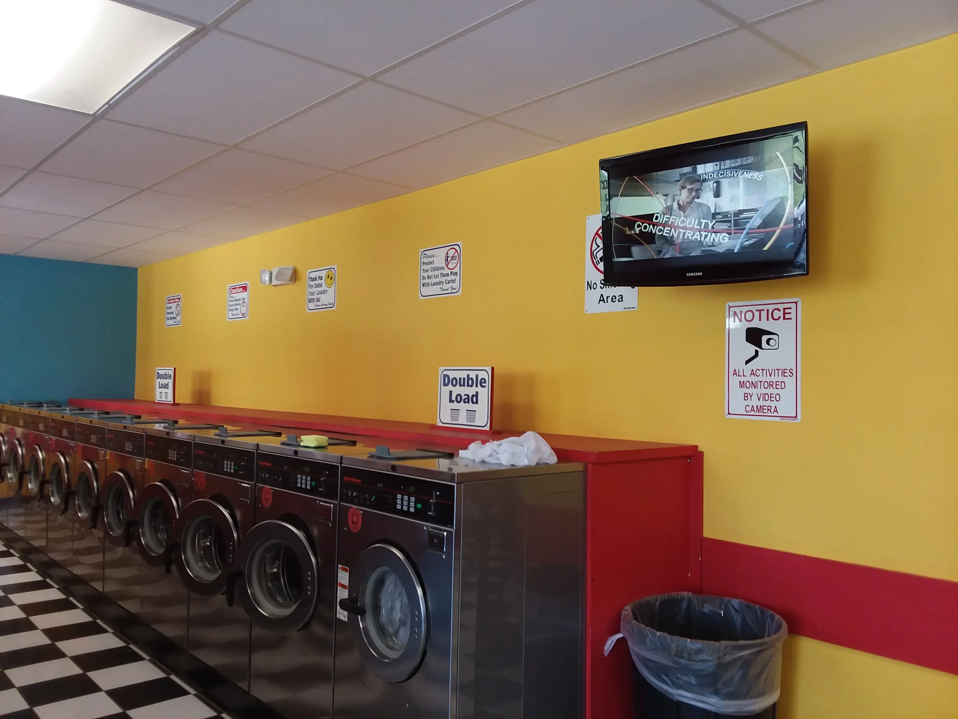 Lost Sock Coin Laundry - Lebanon - Image 11