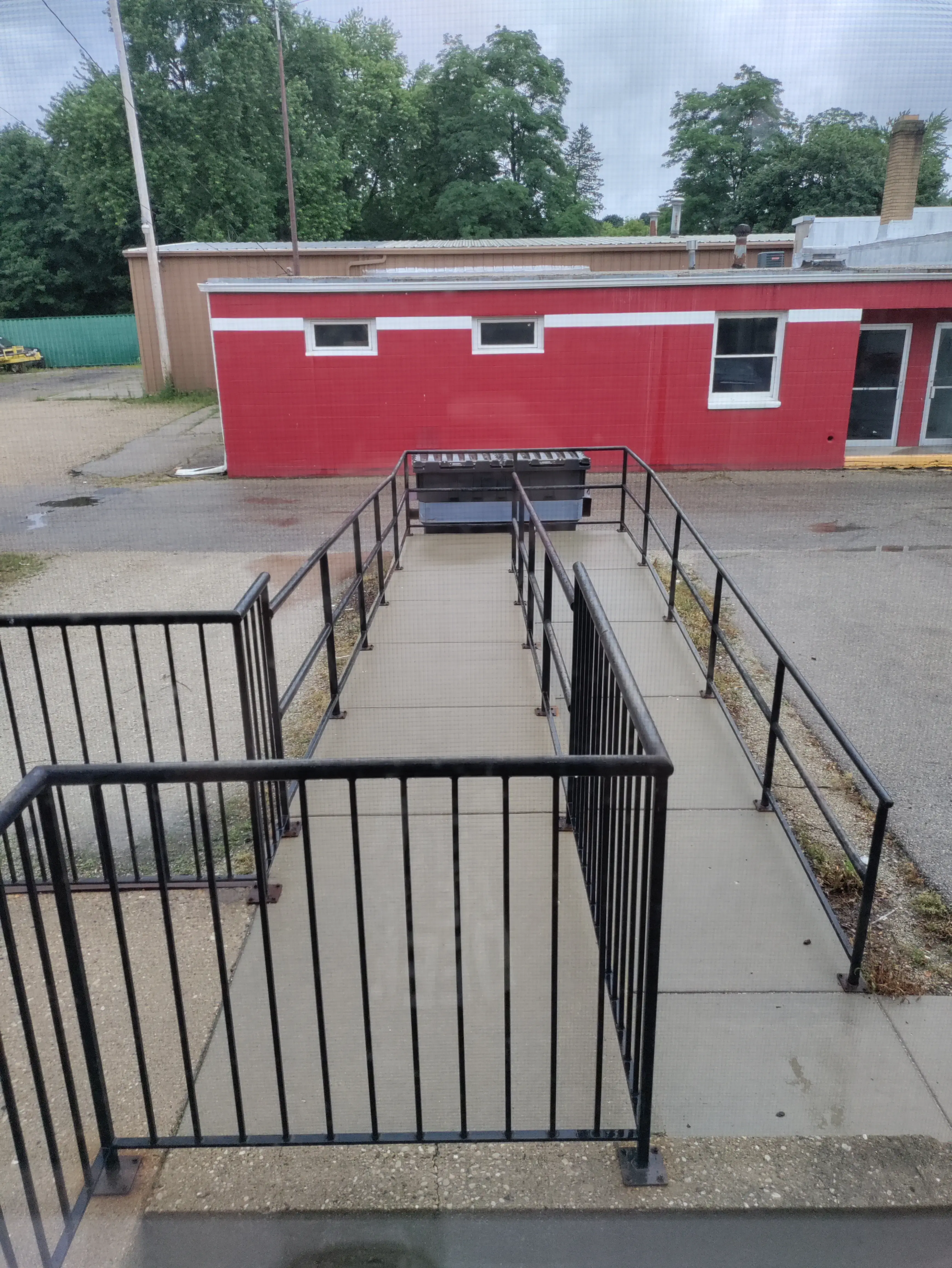 Lost Sock Laundromat - Image 4