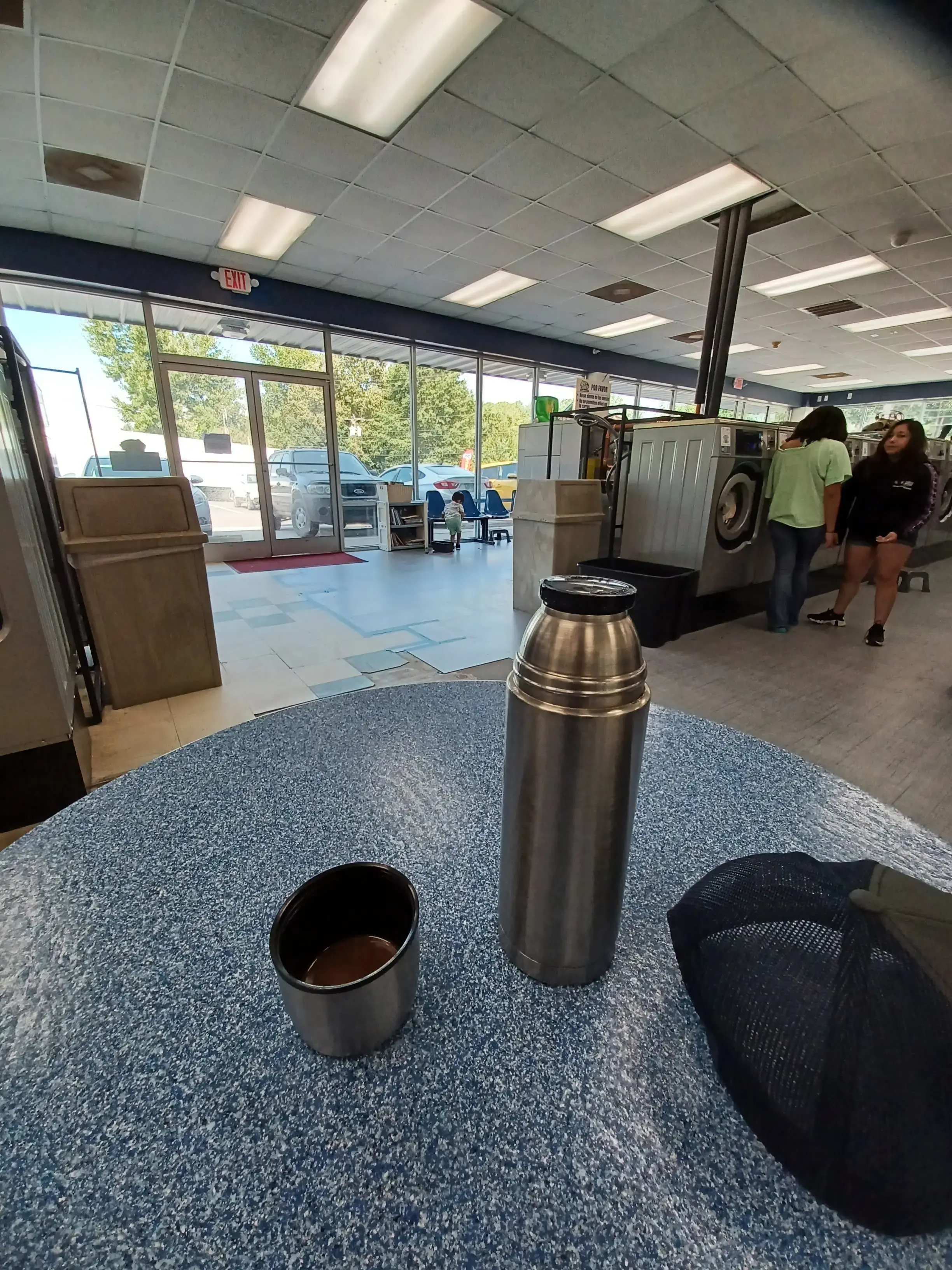 Lost Sock Laundromat thumbnail 15