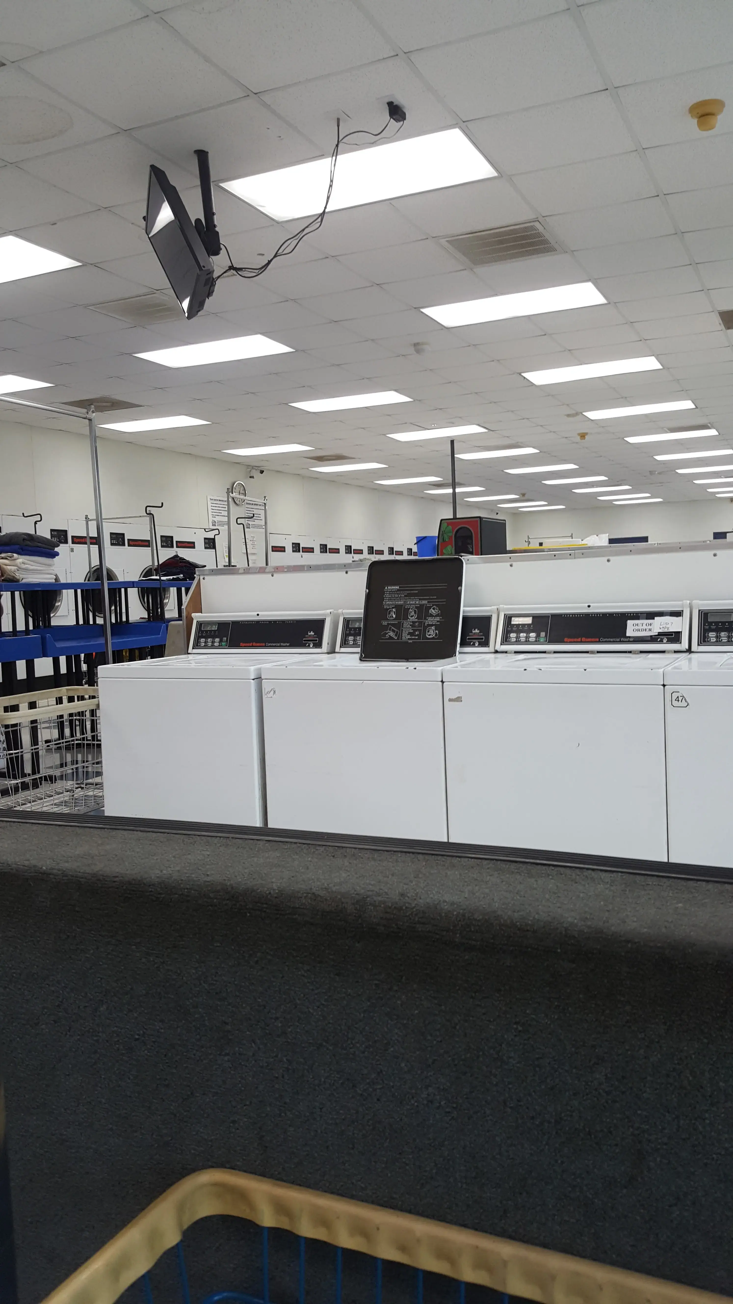 Lost Sock Laundromat - Image 10