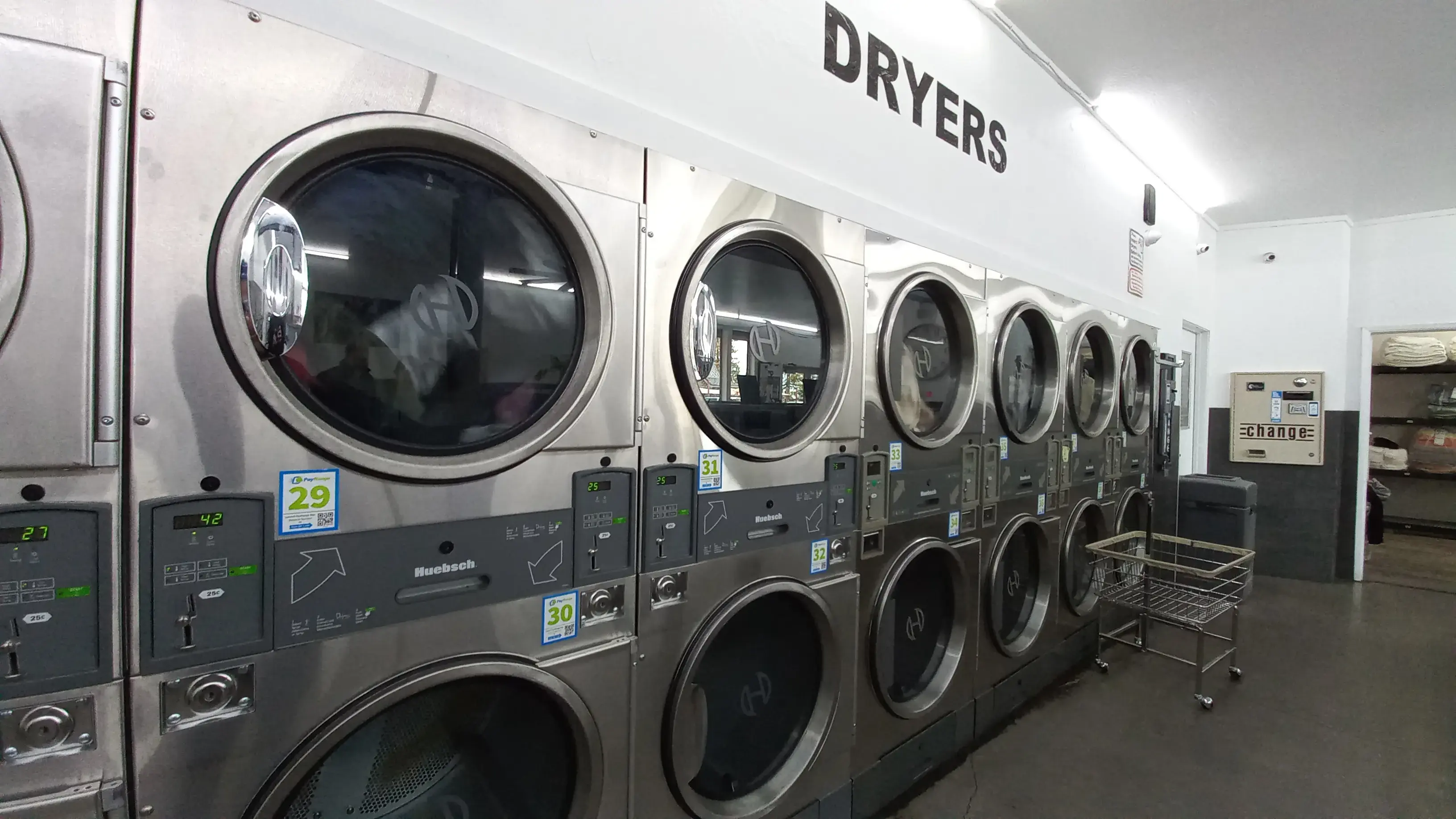 Lost Sock Laundromat - Image 10