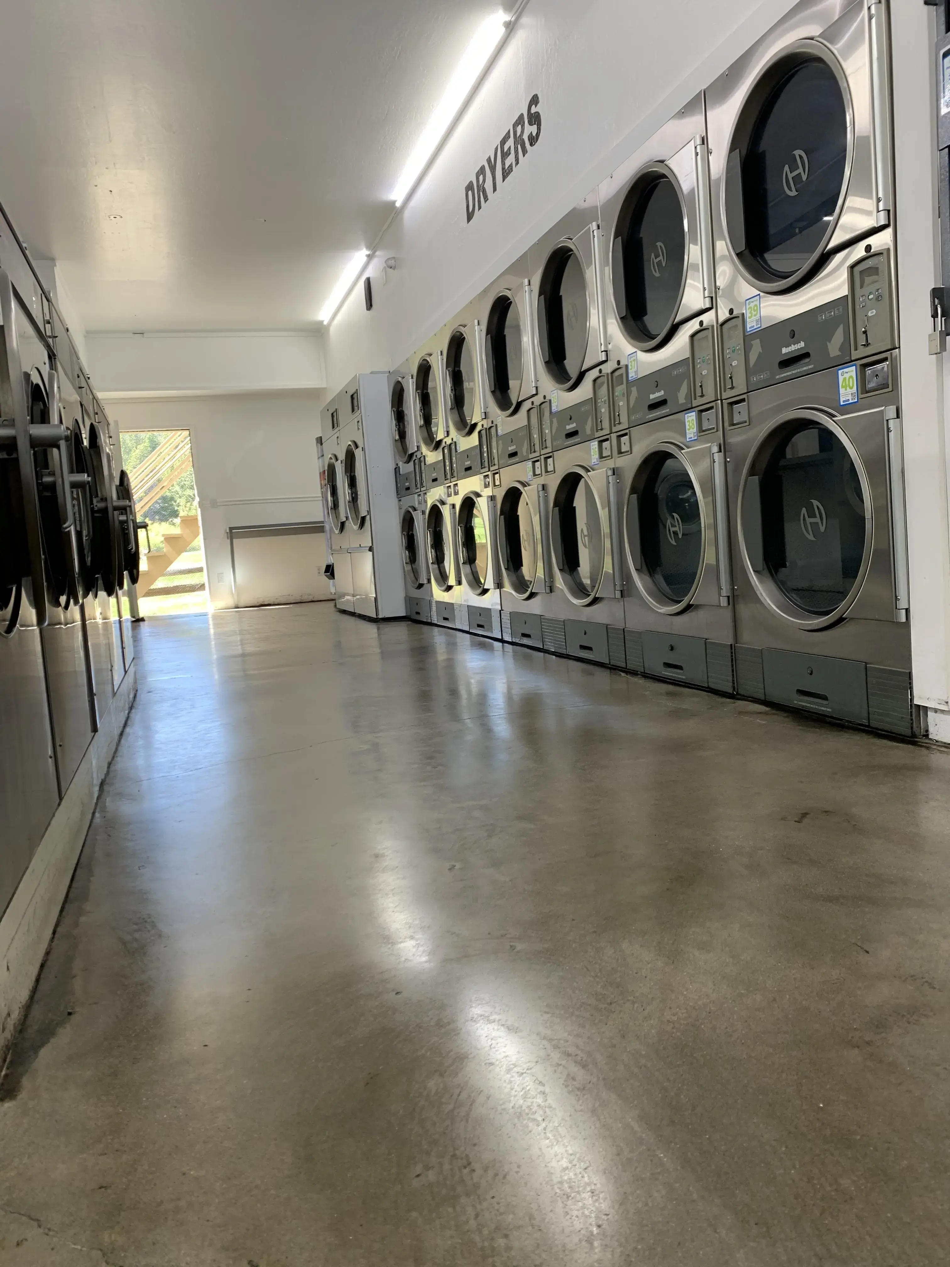 Lost Sock Laundromat thumbnail 1