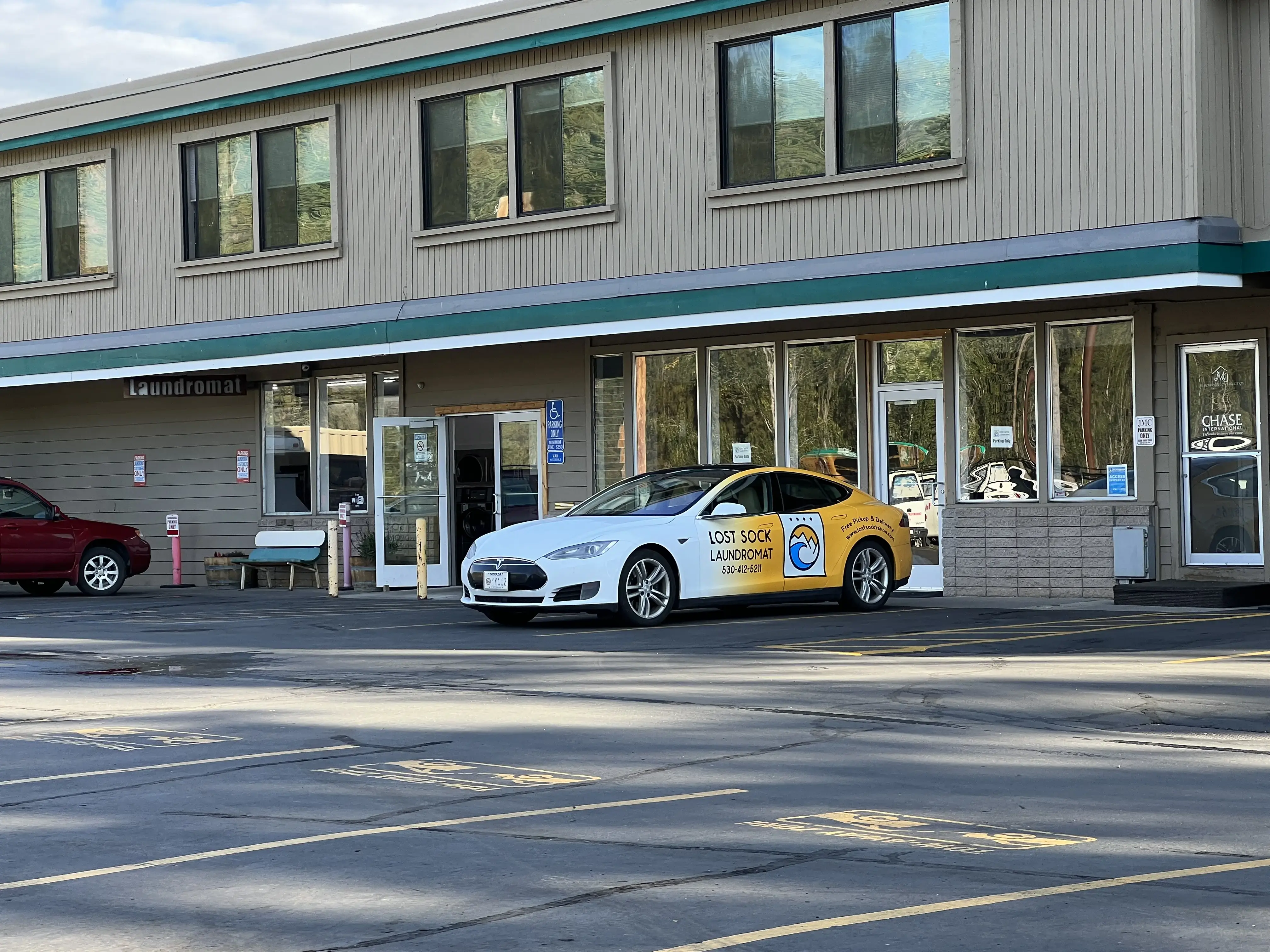 Lost Sock Laundromat thumbnail 4