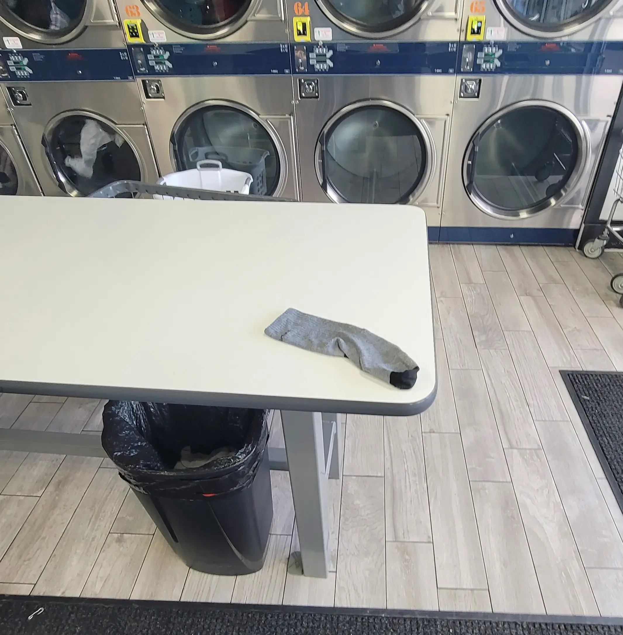 LOST SOCK LAUNDRY - Image 14