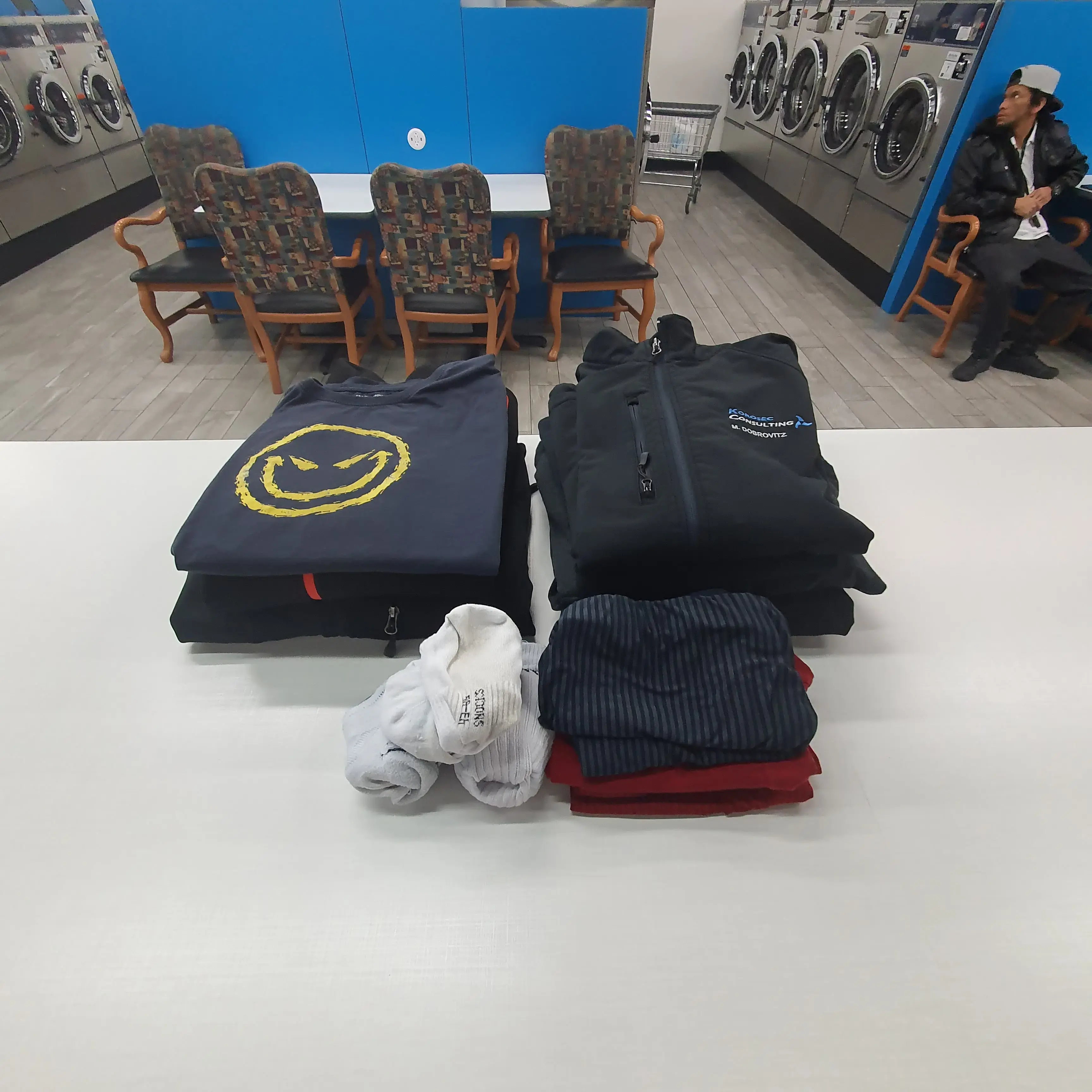 LOST SOCK LAUNDRY - Image 15