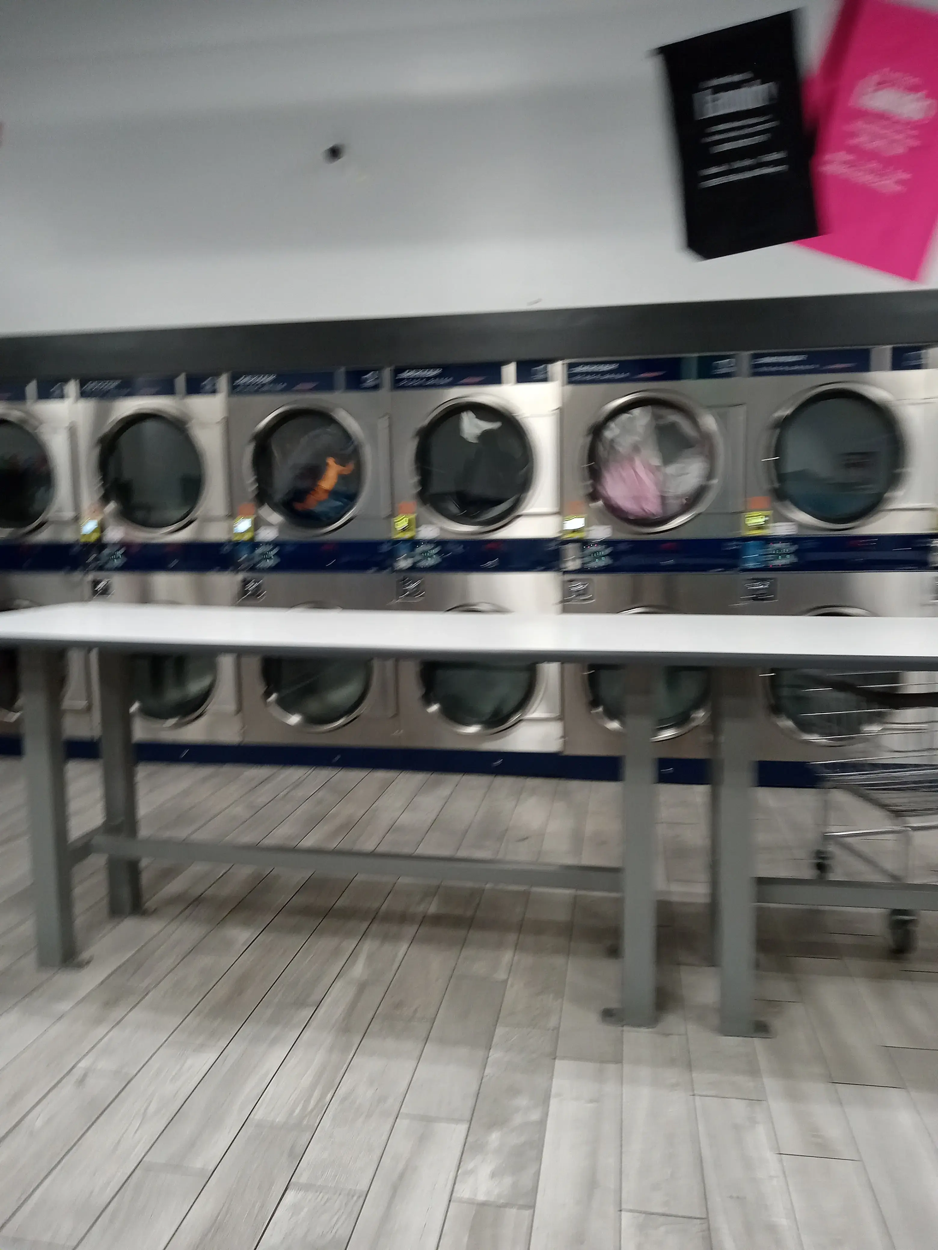 LOST SOCK LAUNDRY thumbnail 17