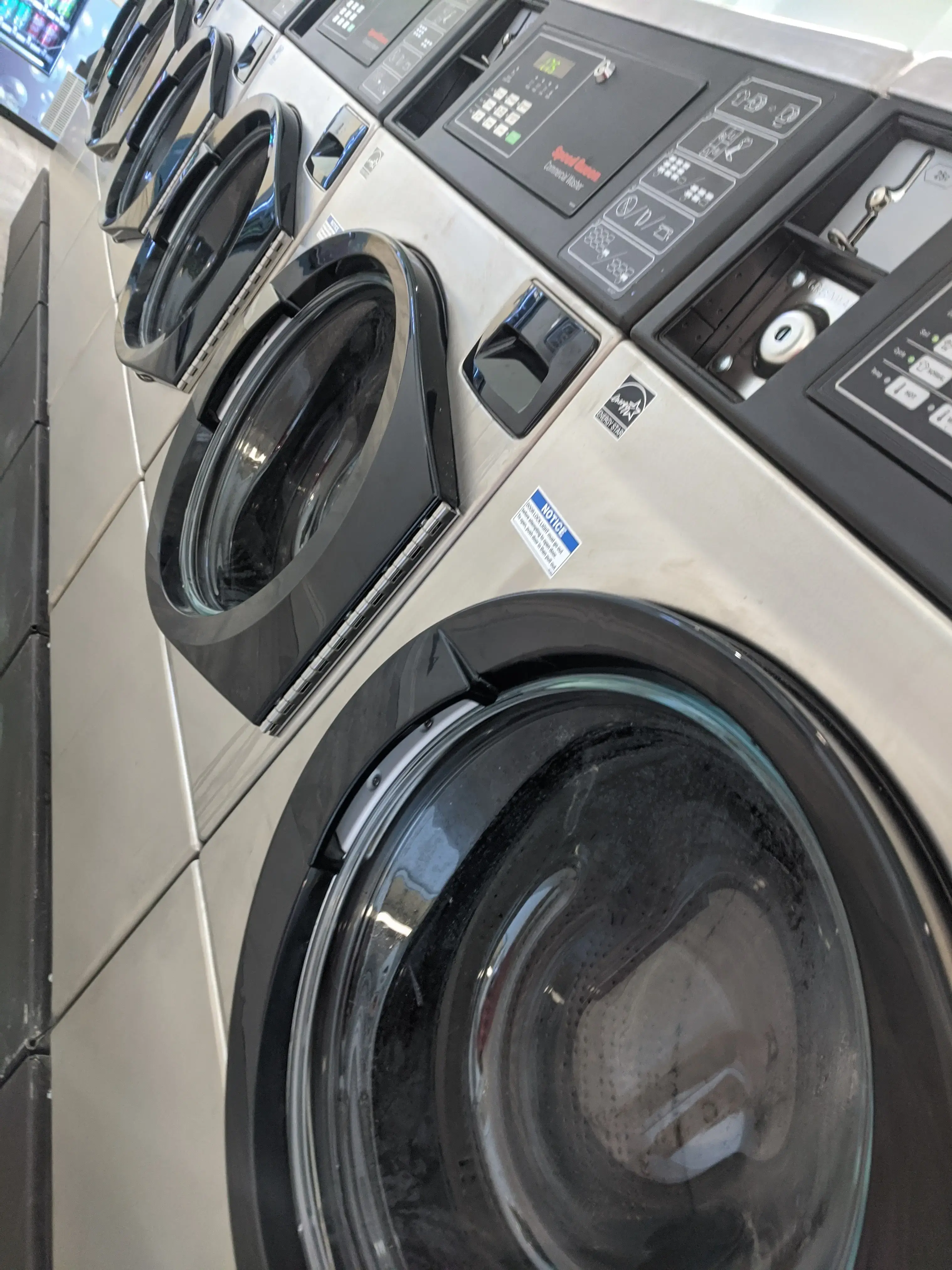 Lots O' Suds - Image 17