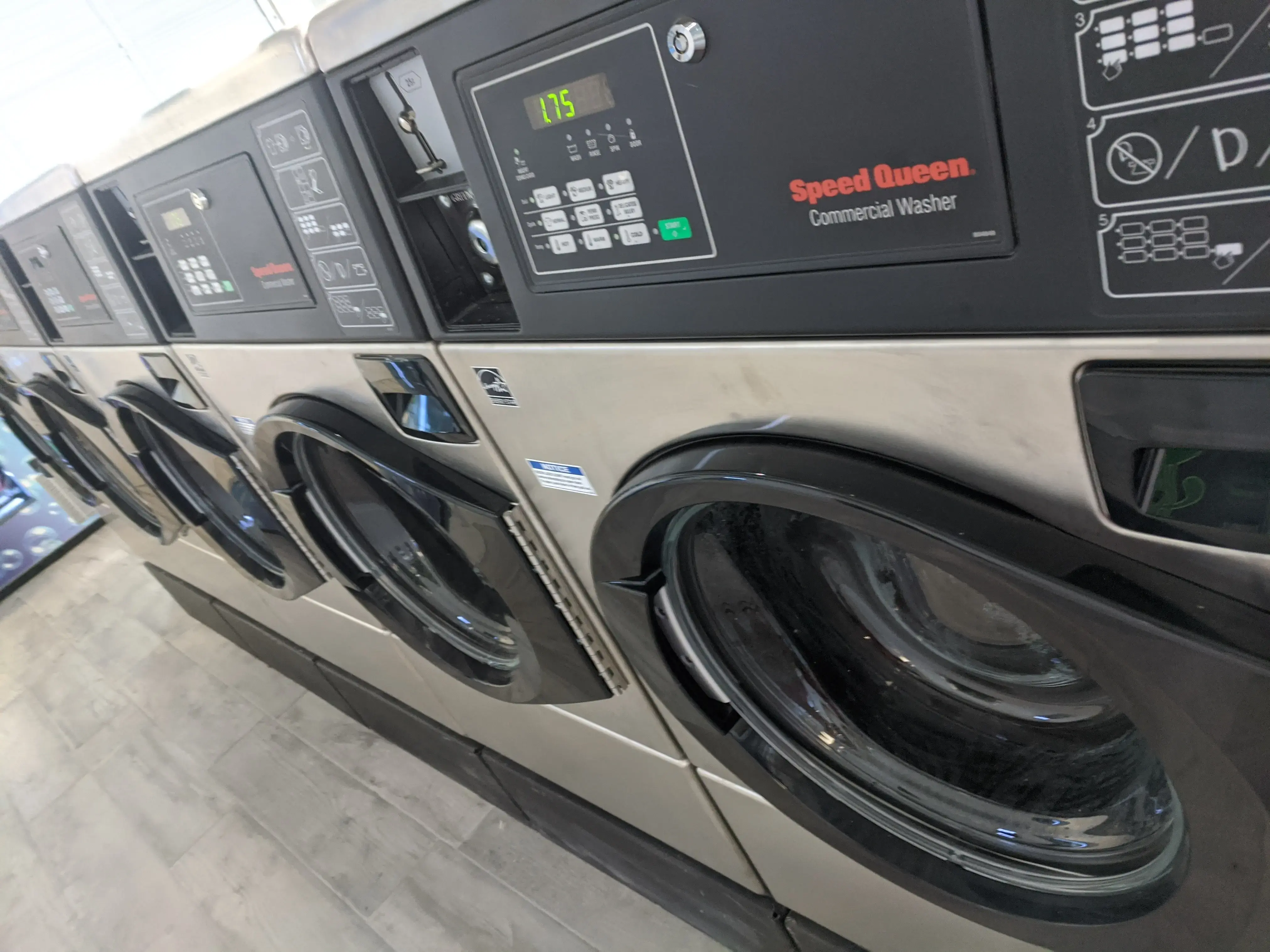 Lots O' Suds thumbnail 5