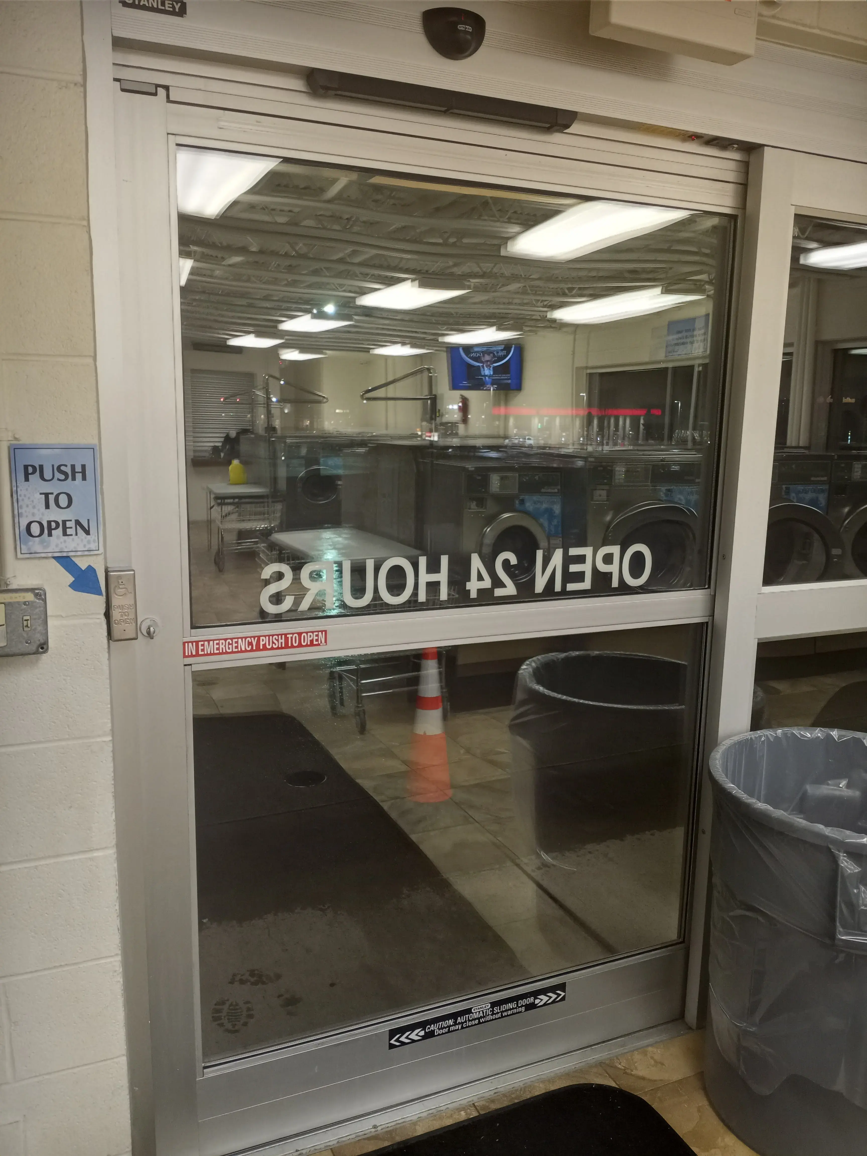 Louie's Laundromat thumbnail 11