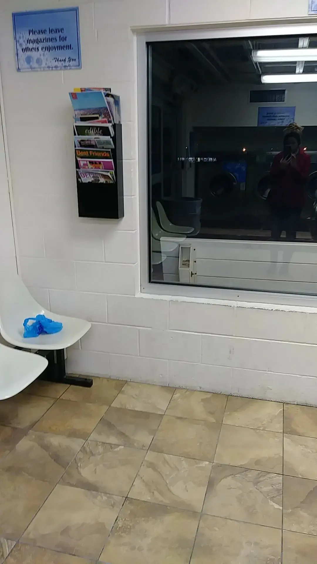 Louie's Laundromat - Image 8