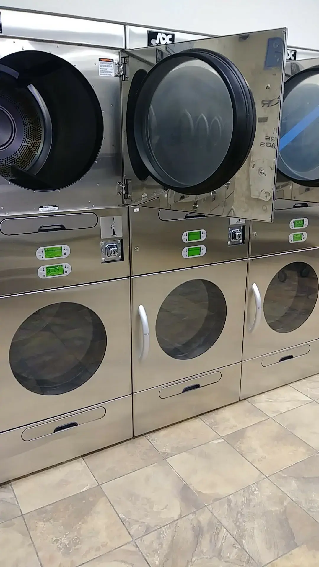Louie's Laundromat thumbnail 5