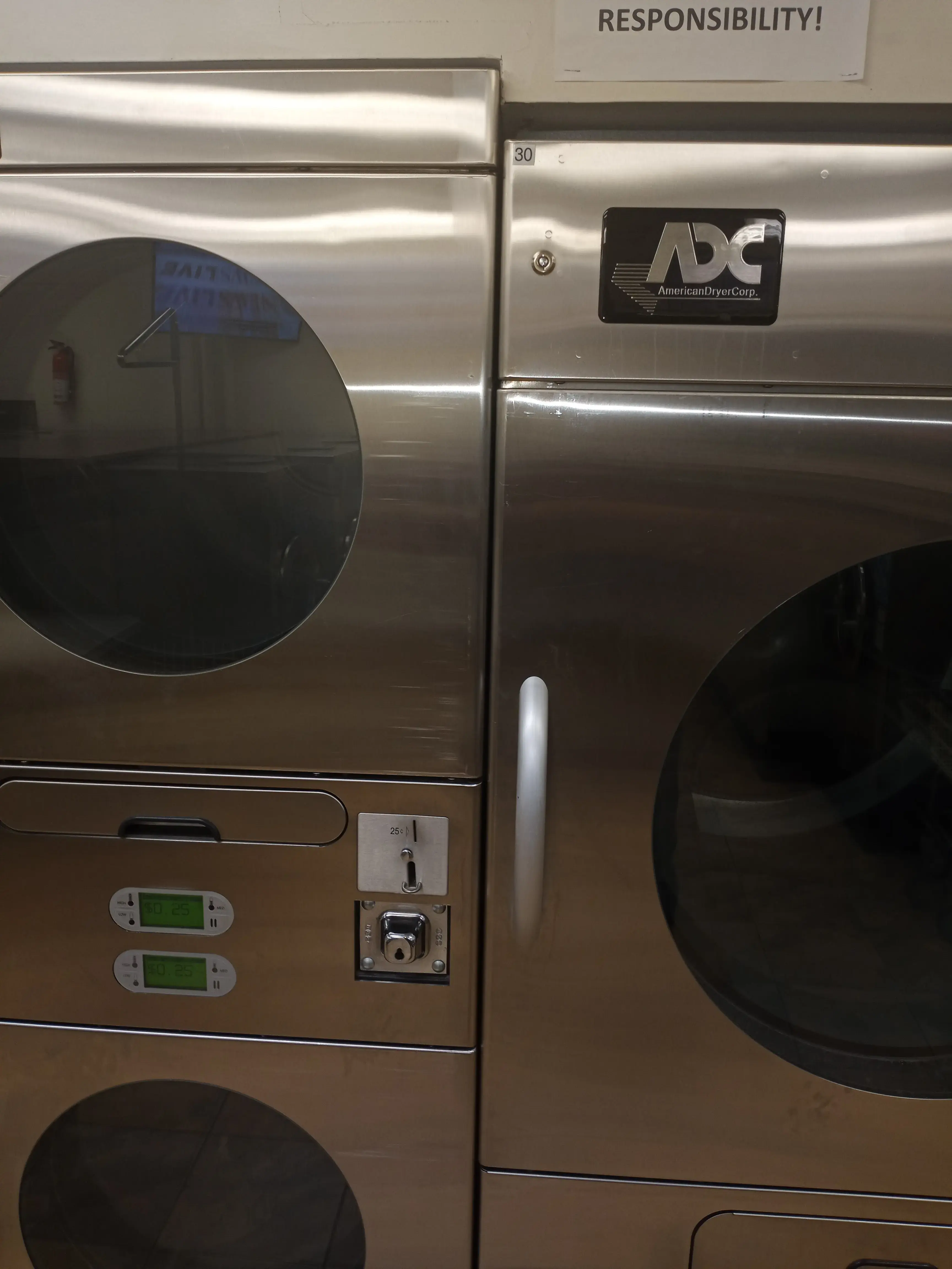 Louie's Laundromat - Image 13