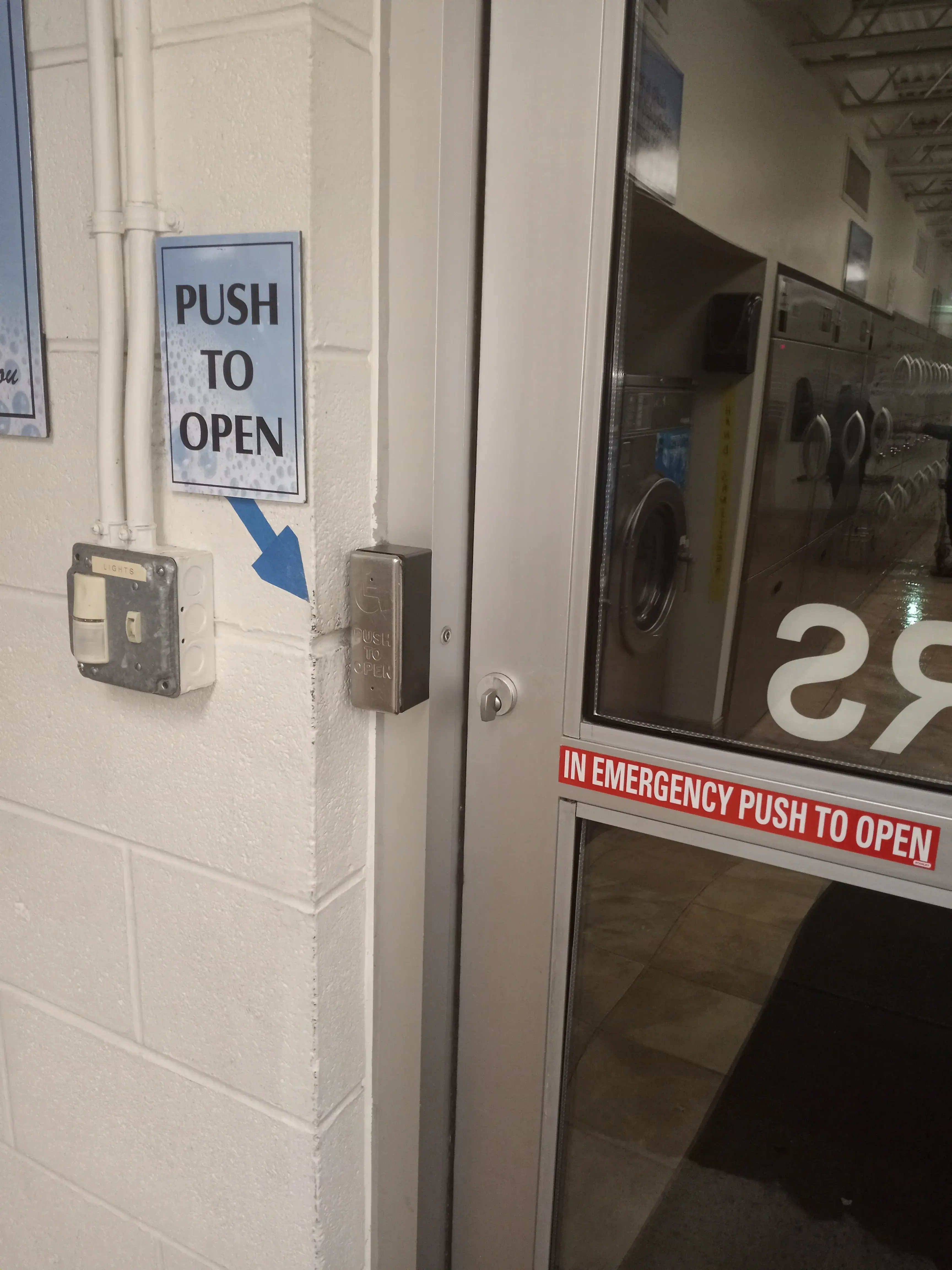 Louie's Laundromat - Image 7