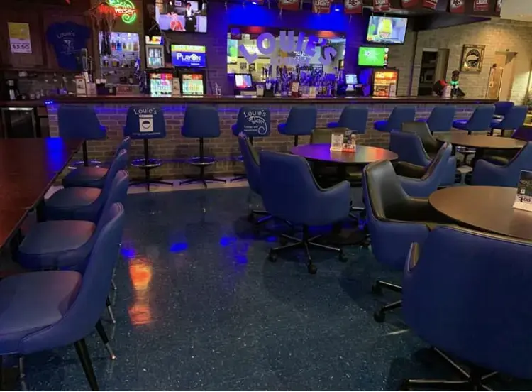 Louie's lounge and laundromat thumbnail 15