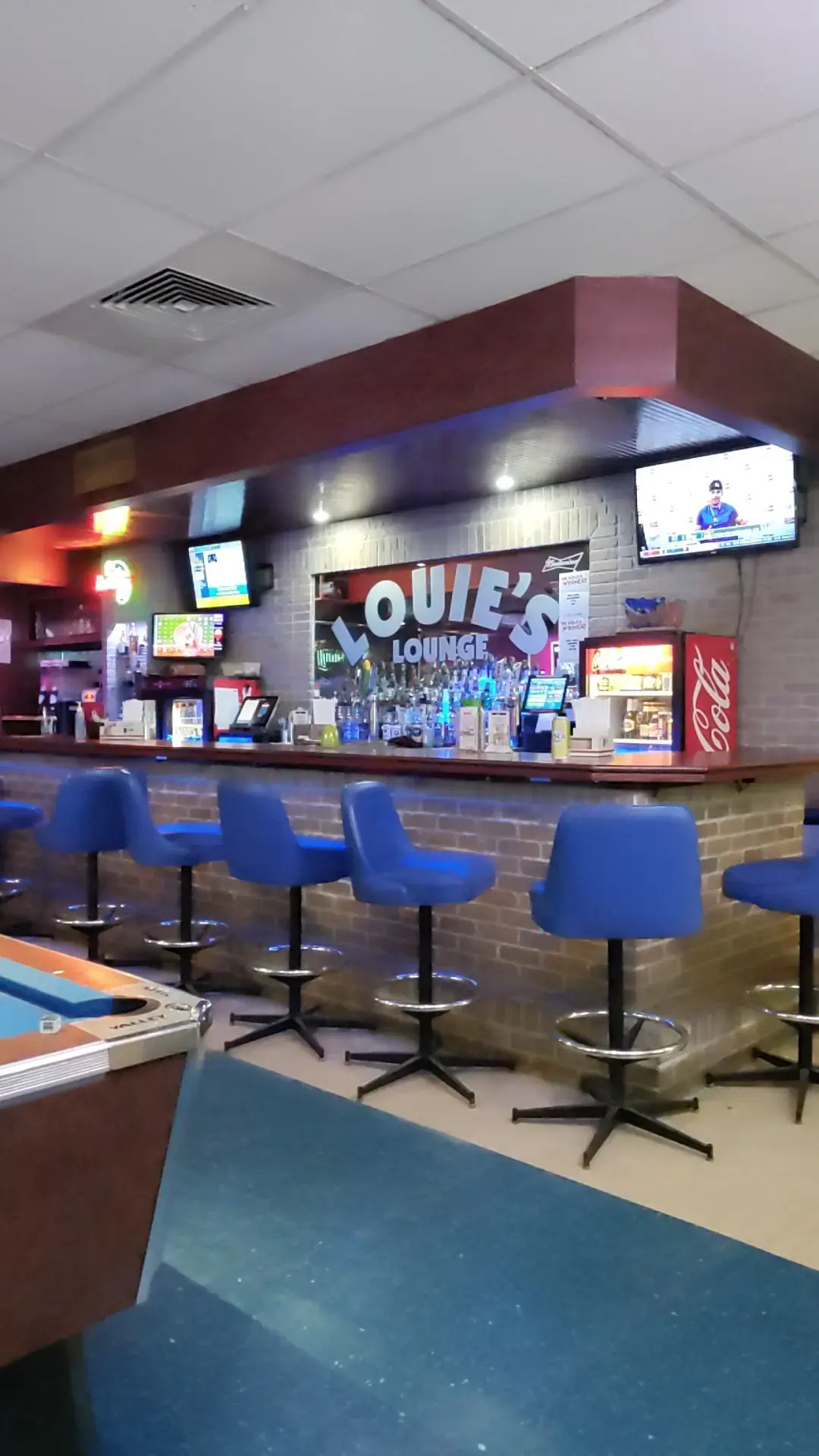 Louie's lounge and laundromat thumbnail 14