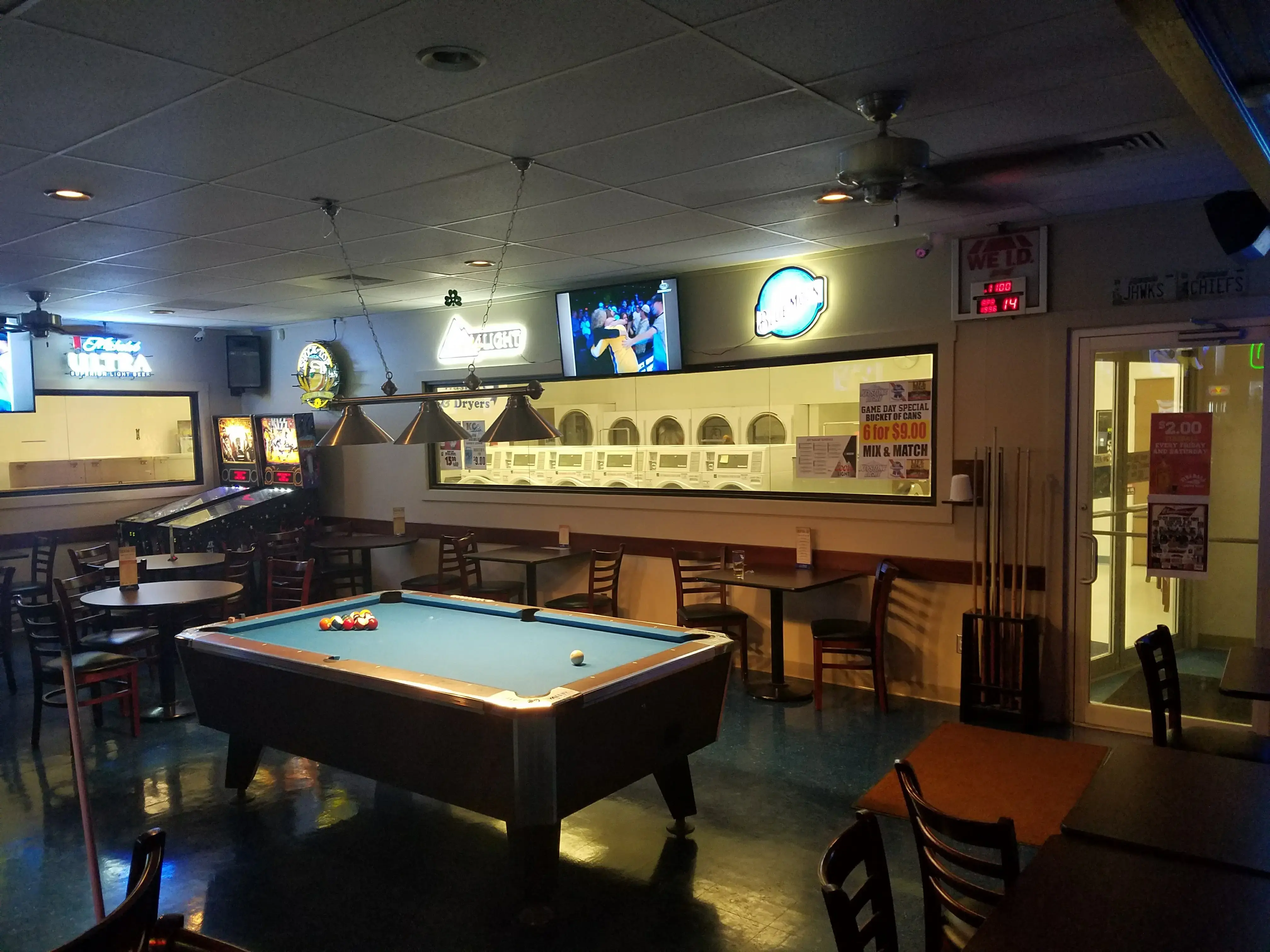 Louie's lounge and laundromat thumbnail 13