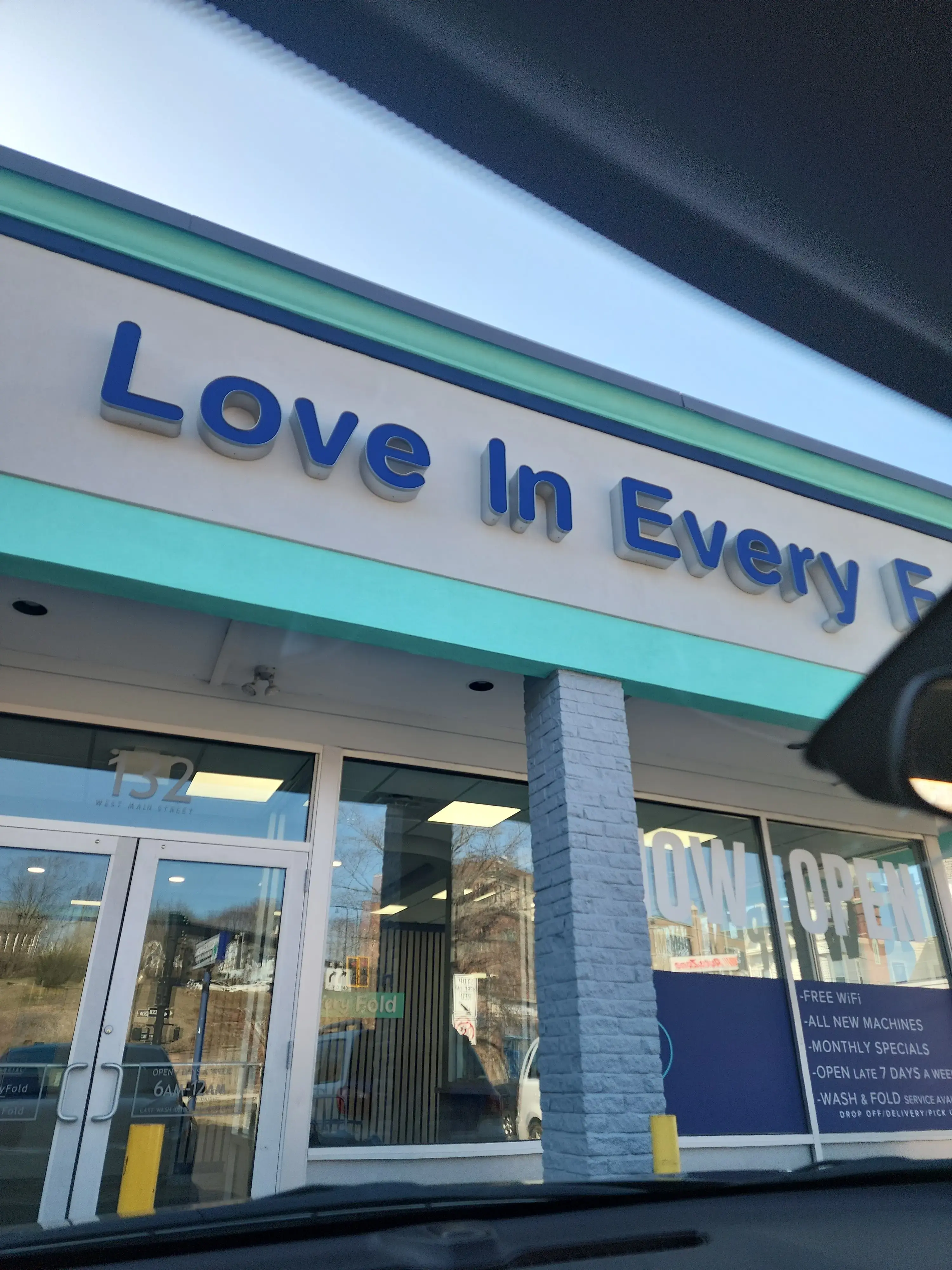 Love In Every Fold Laundromat thumbnail 4