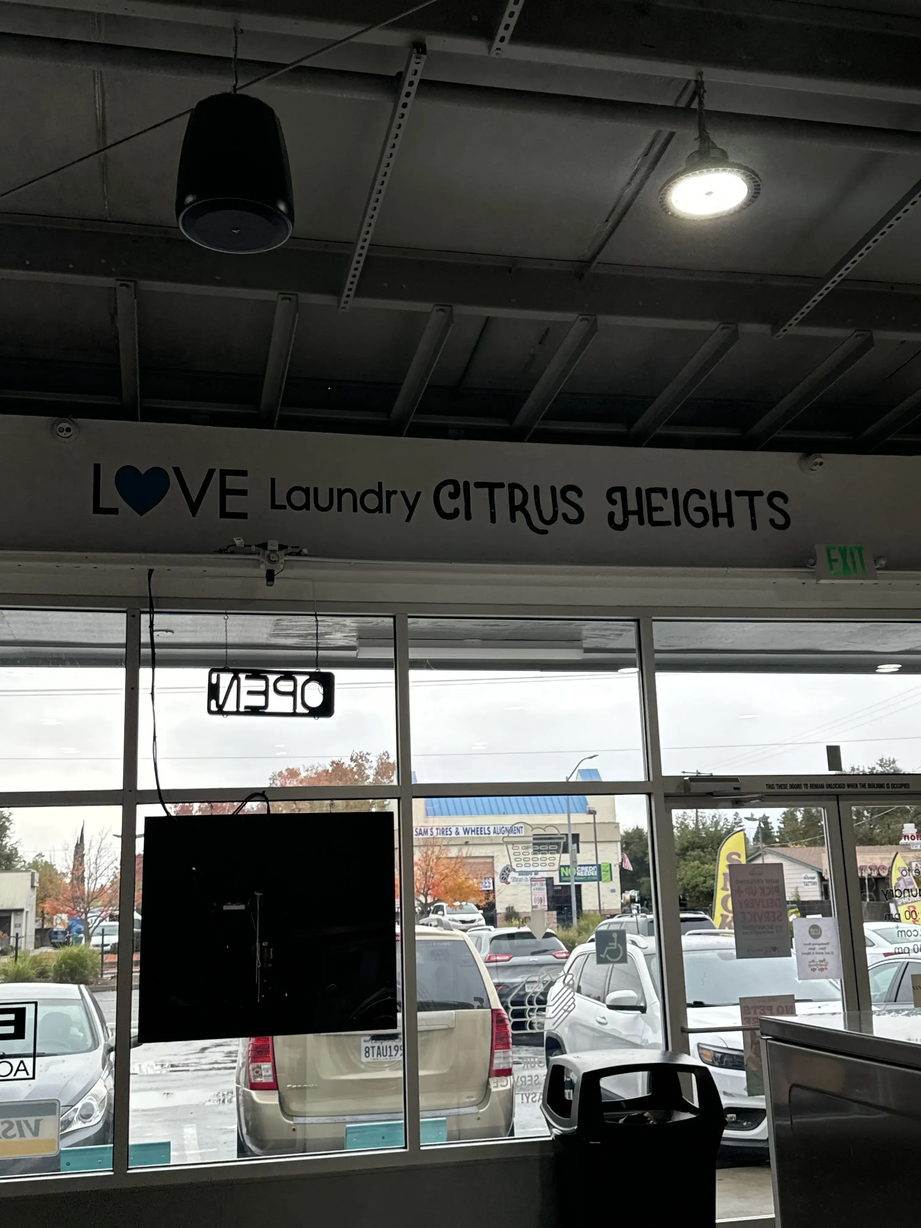 Love Laundry Citrus Heights thumbnail 11