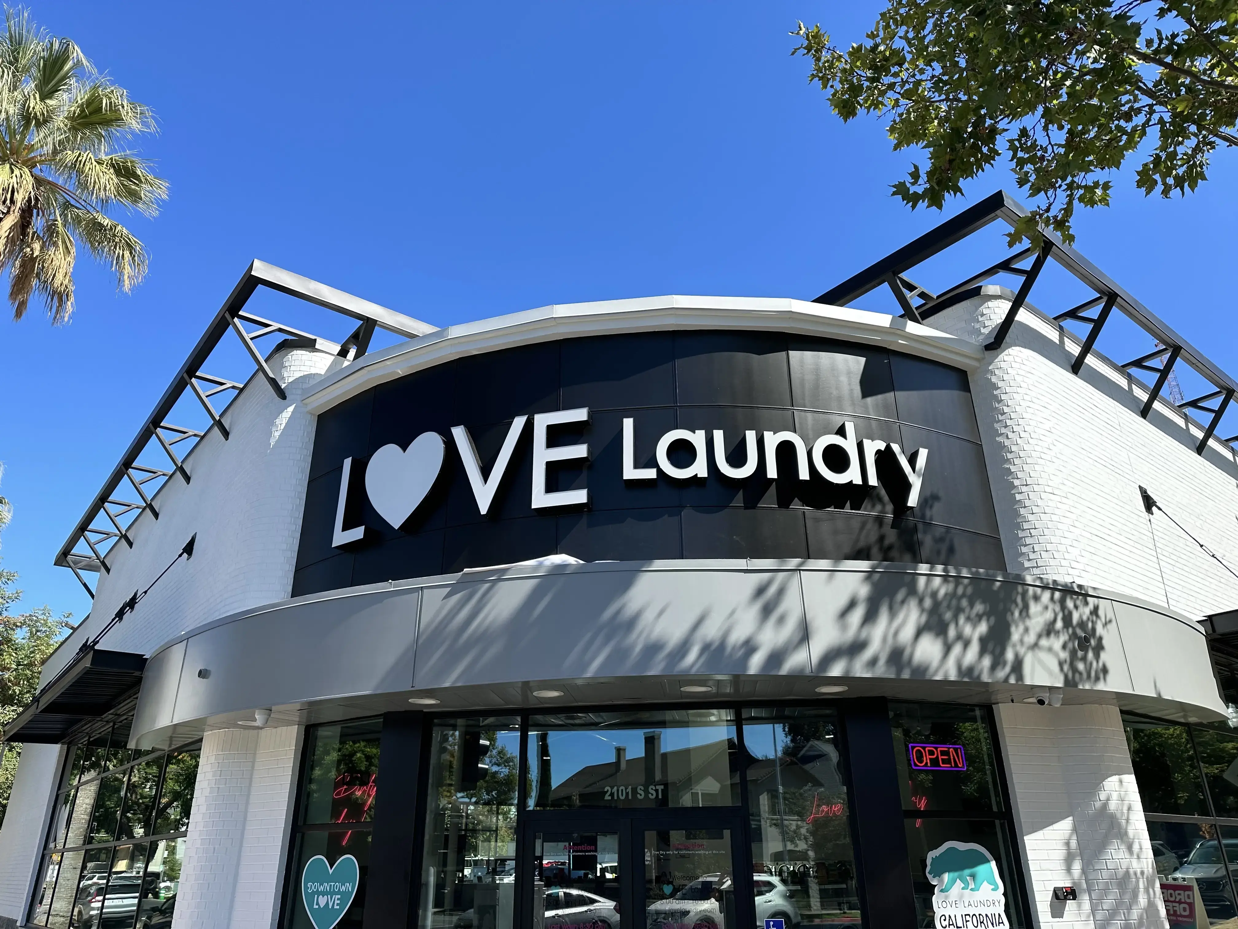 Love Laundry Downtown - Image 3