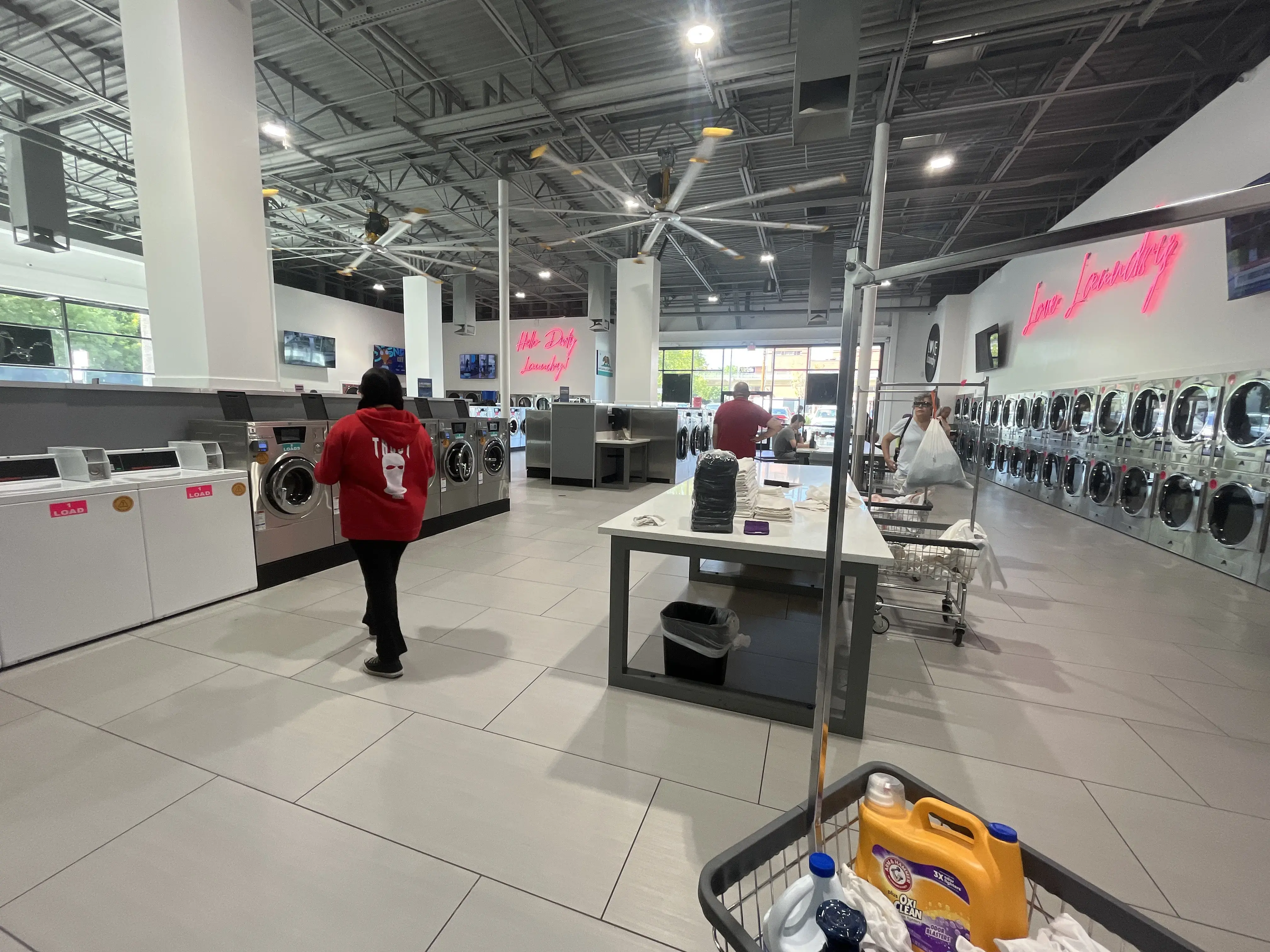 Love Laundry Downtown - Image 5