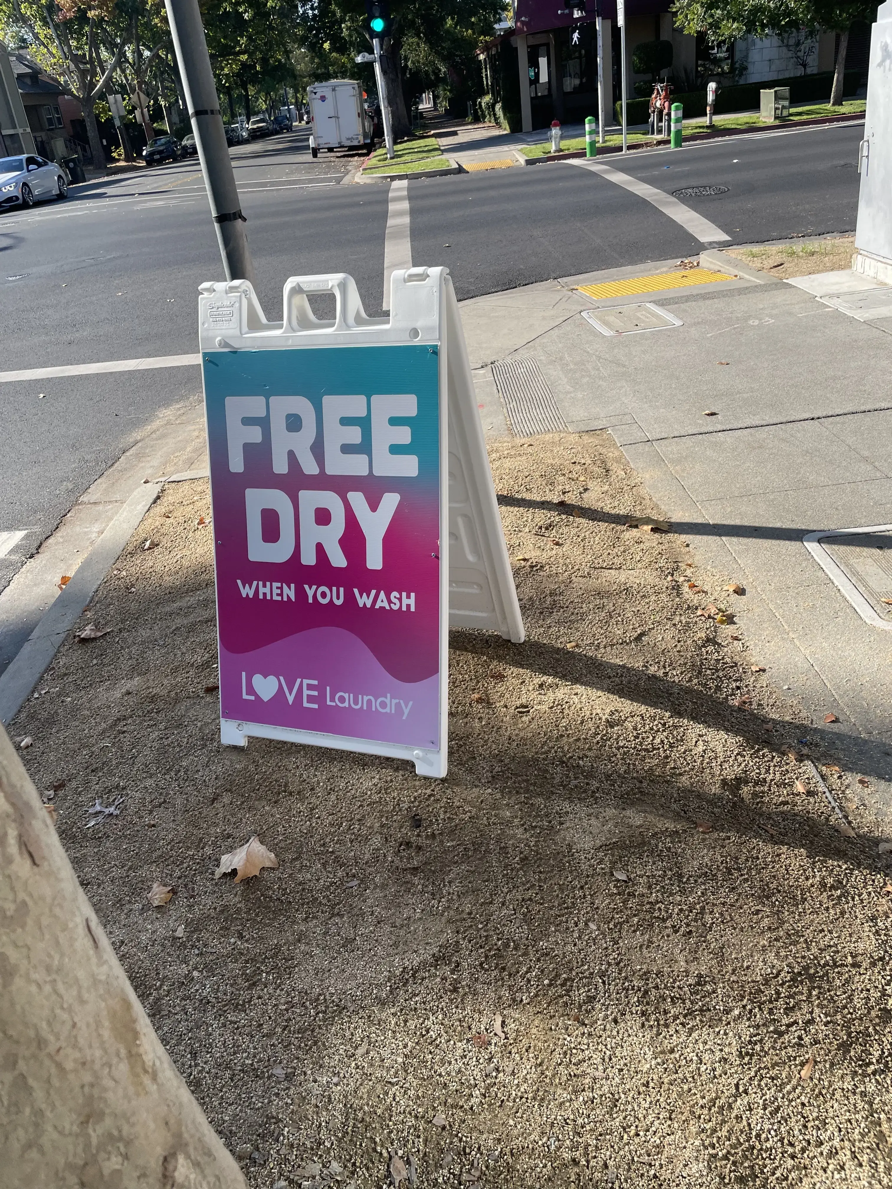 Love Laundry Downtown thumbnail 8