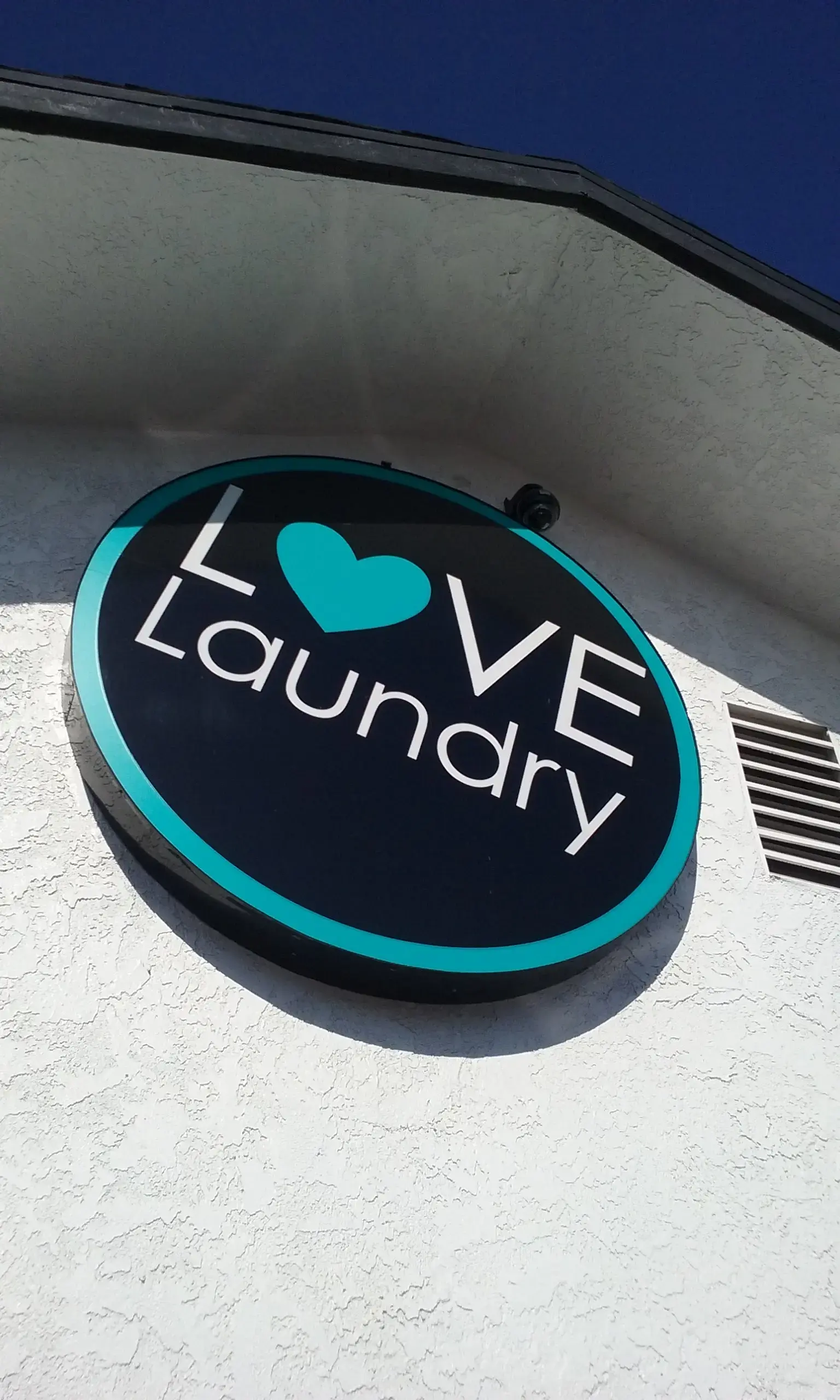 Love Laundry Long Beach thumbnail 17