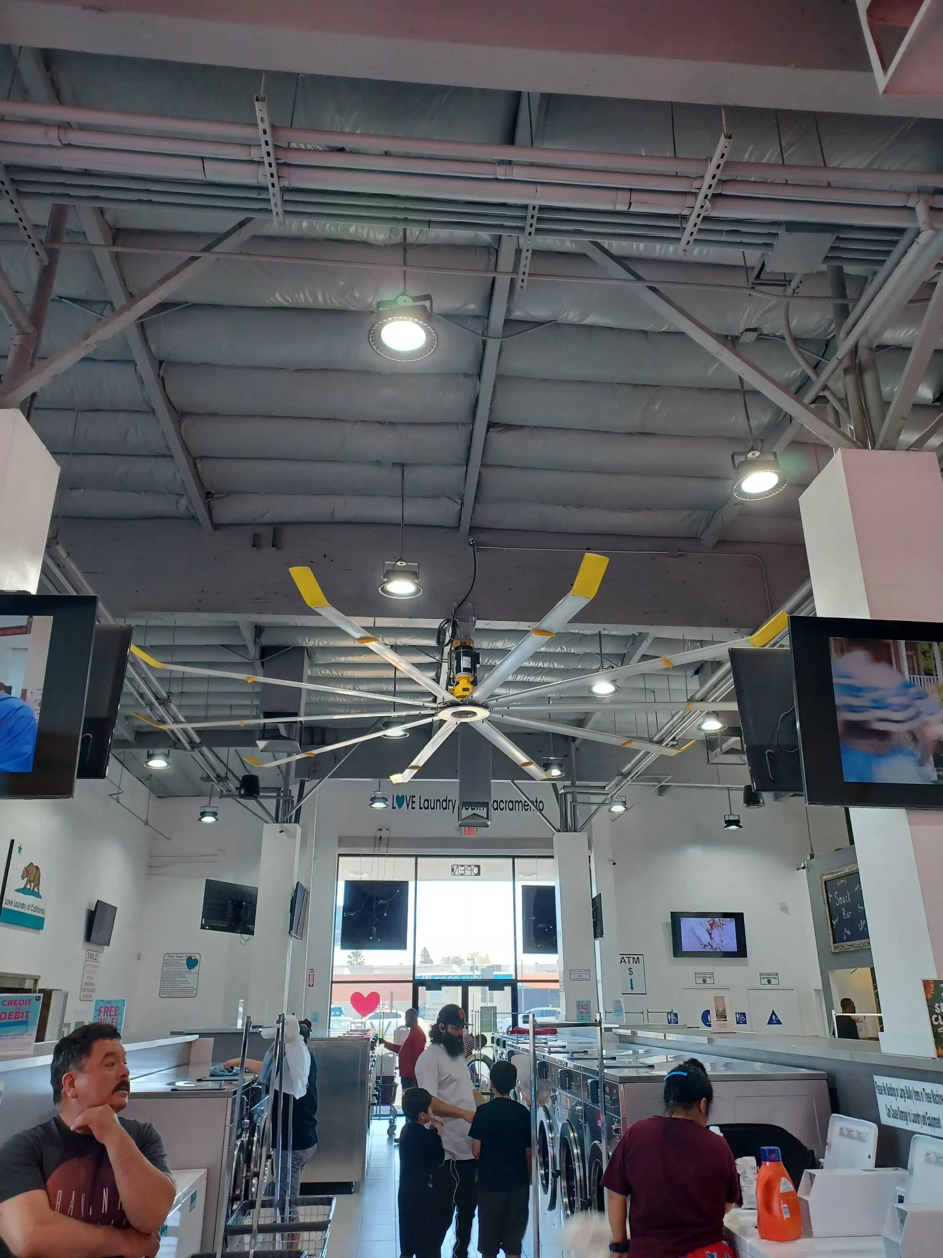 Love Laundry South Sacramento - Image 10