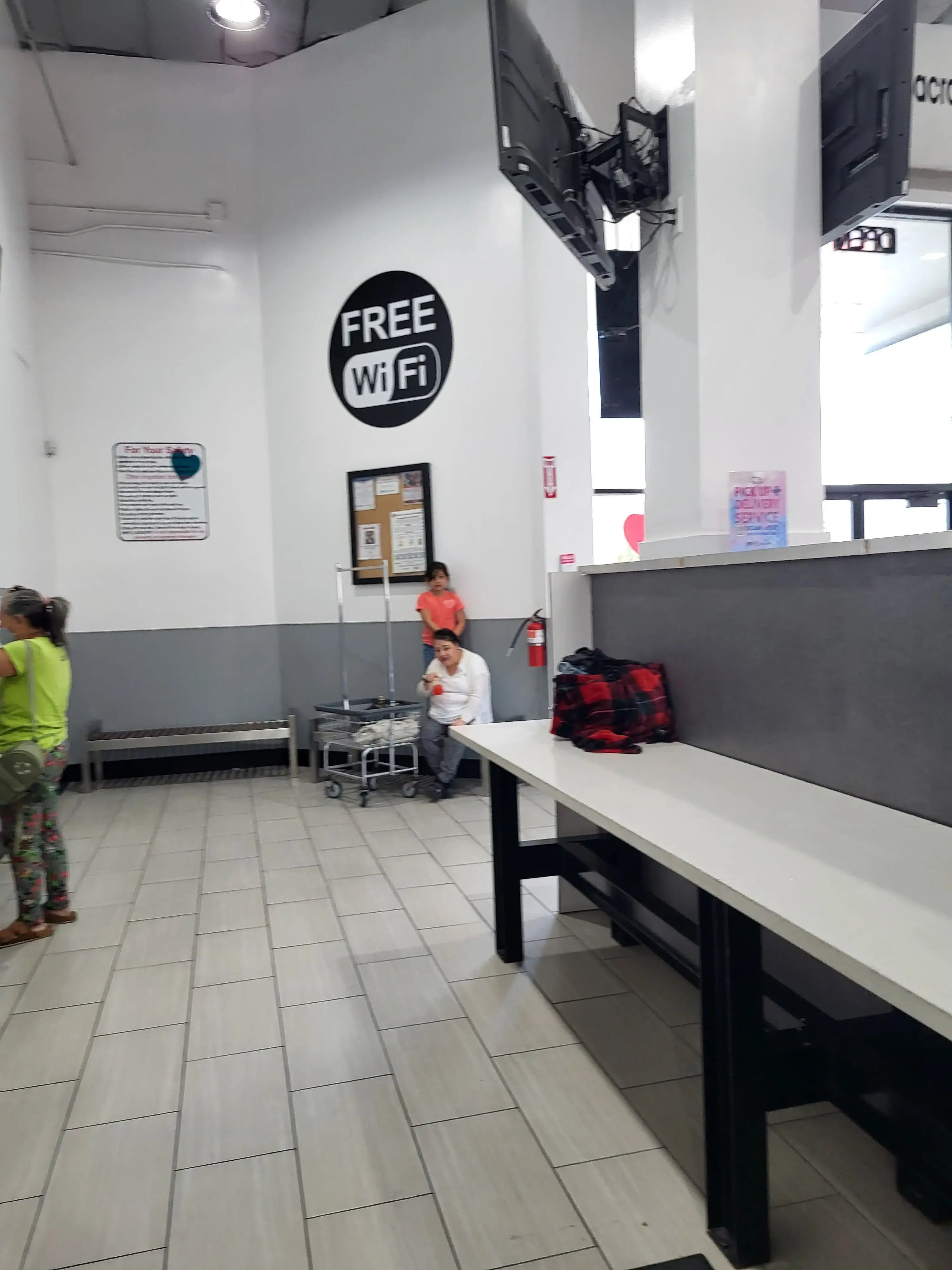 Love Laundry South Sacramento - Image 13