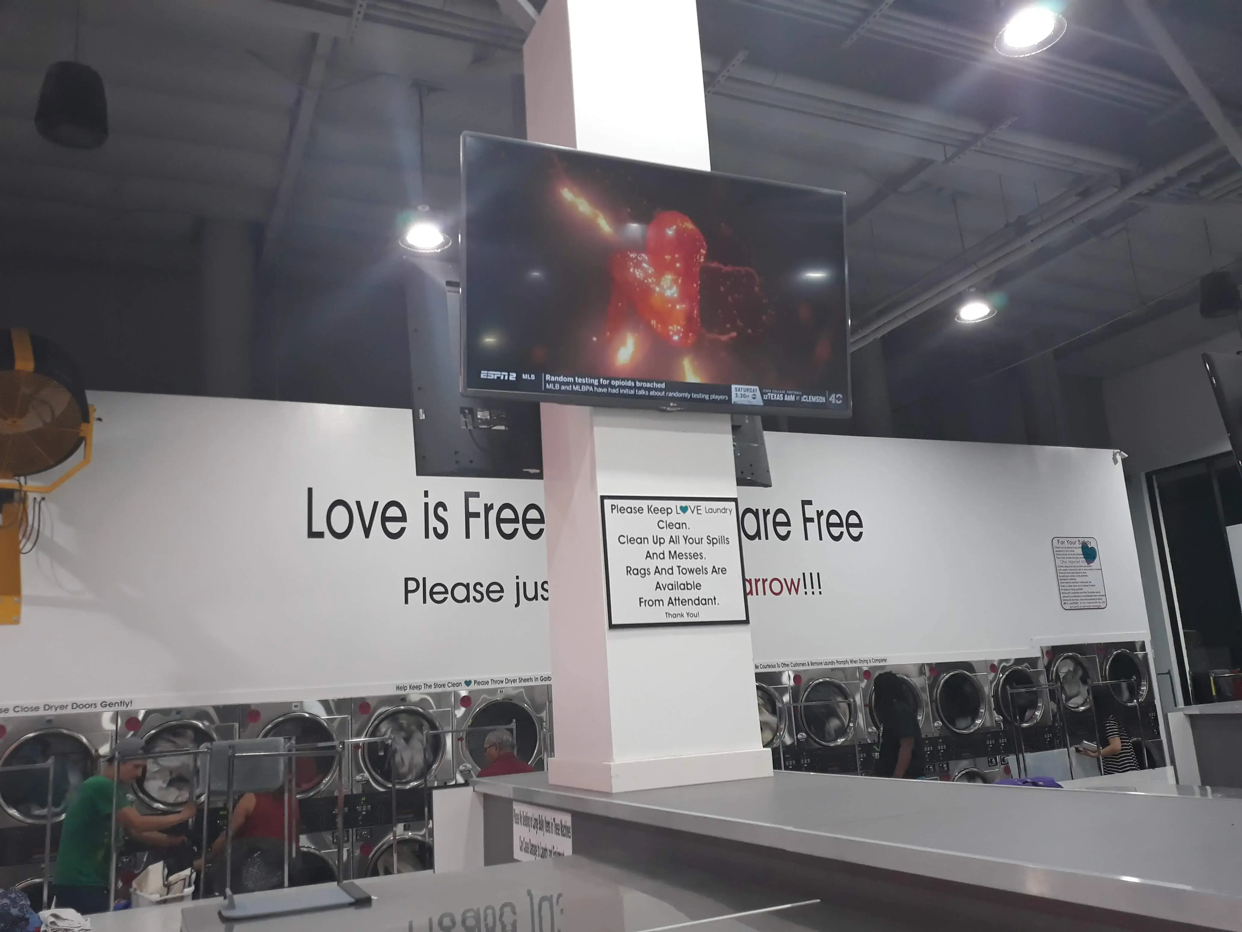 Love Laundry South Sacramento thumbnail 20