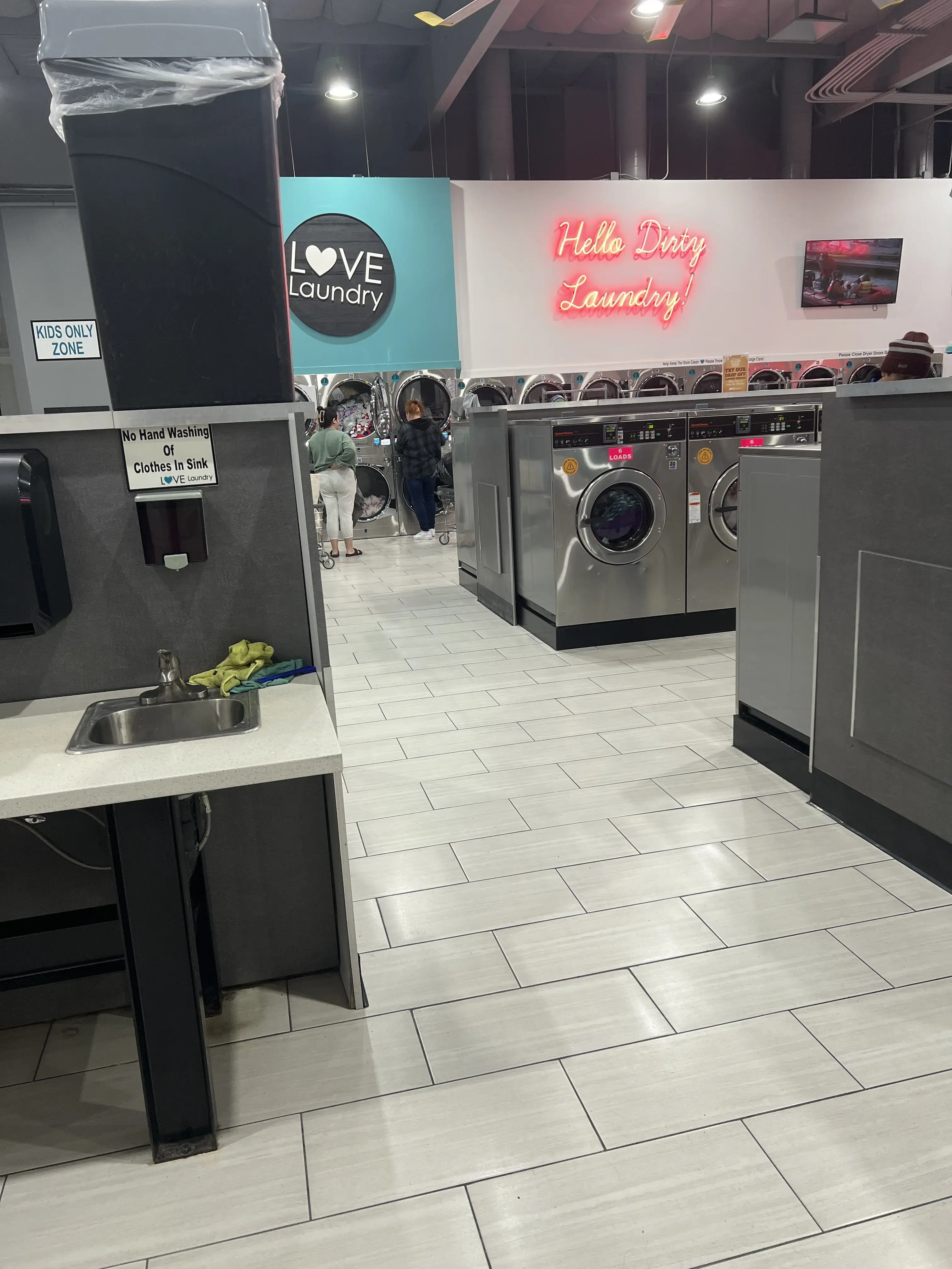 Love Laundry South Sacramento - Image 19