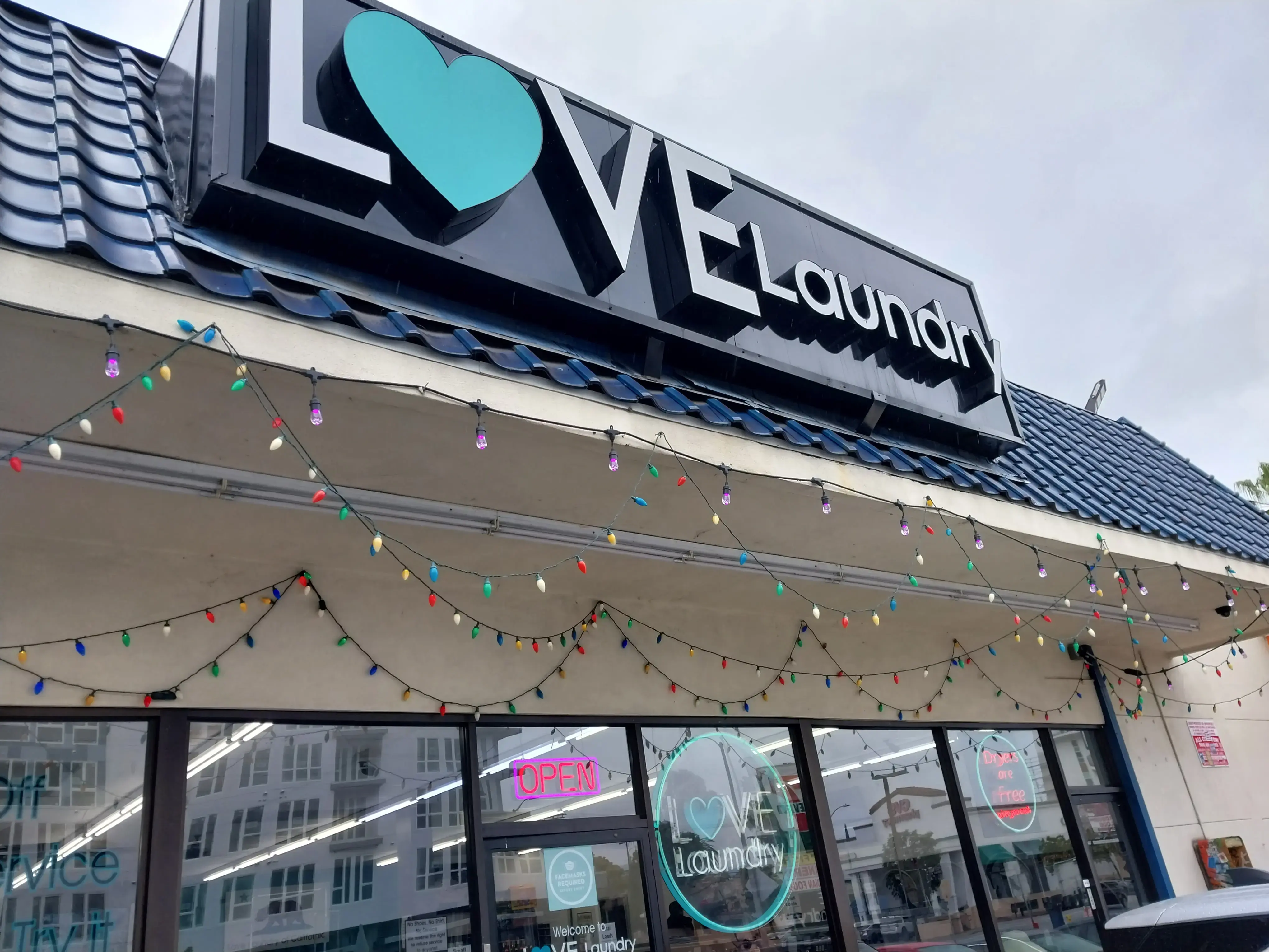 Love Laundry W Pico, LA thumbnail 3