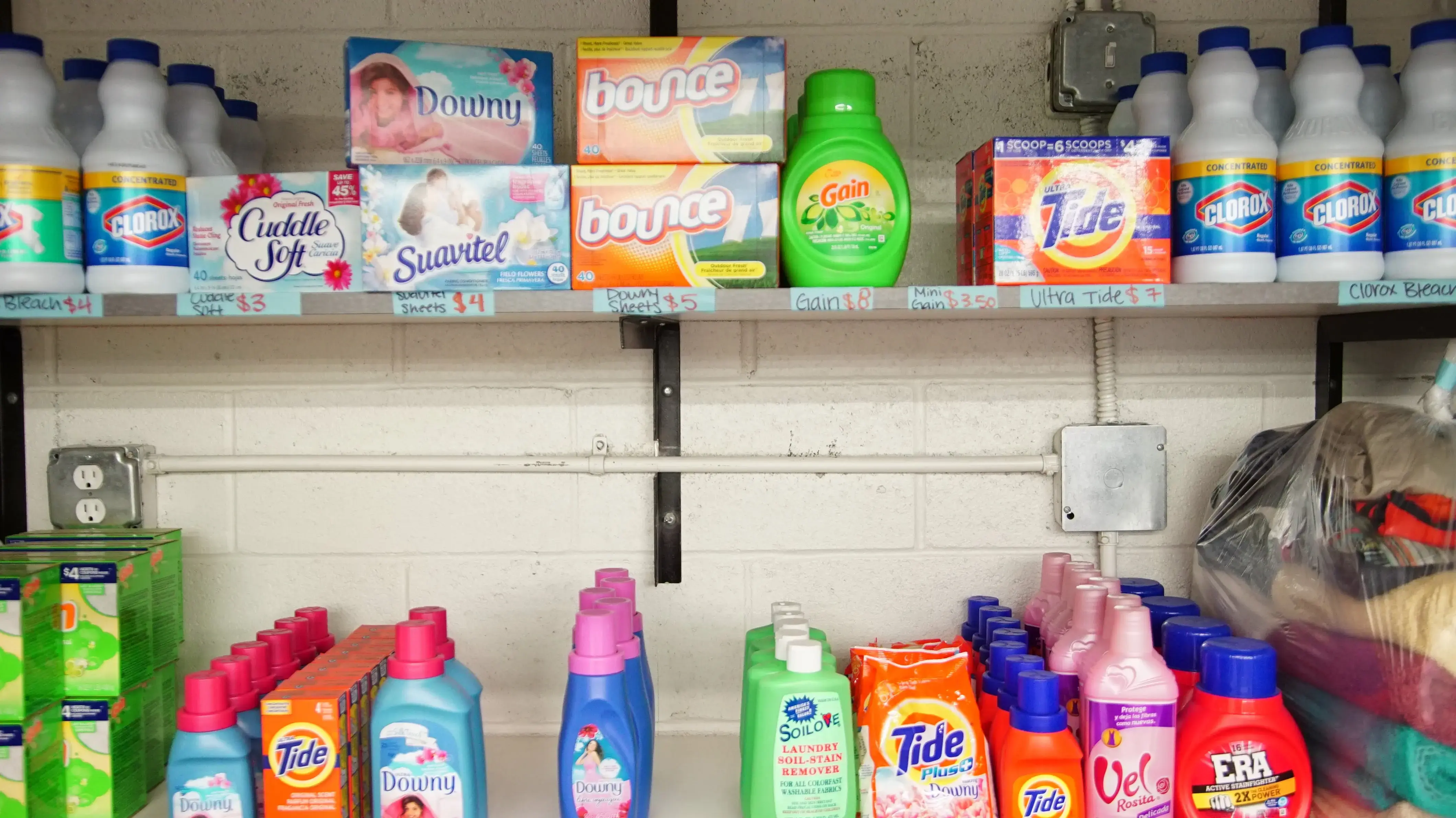 Love Laundry W Pico, LA - Image 13