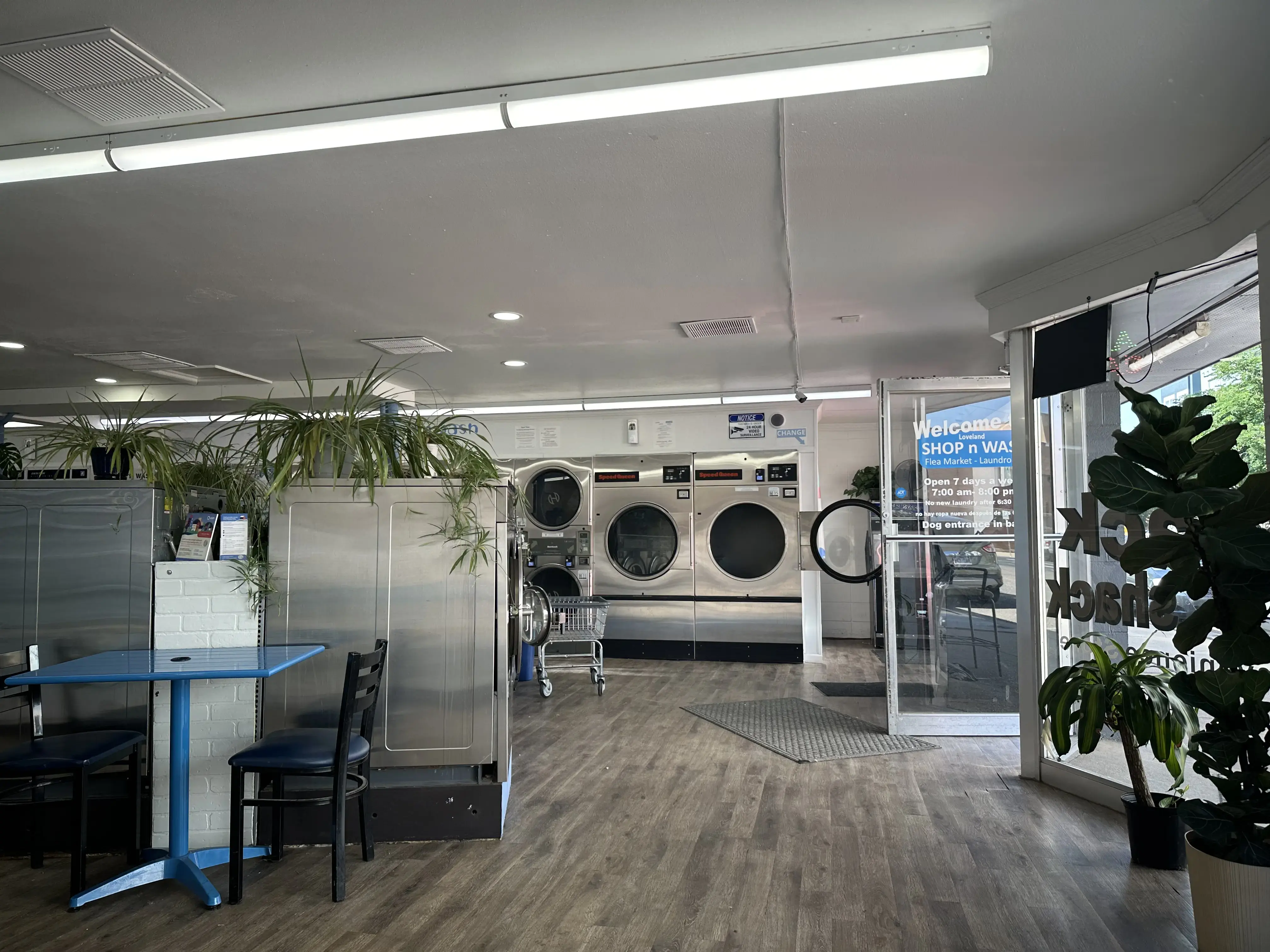 Loveland Shop n Wash thumbnail 5