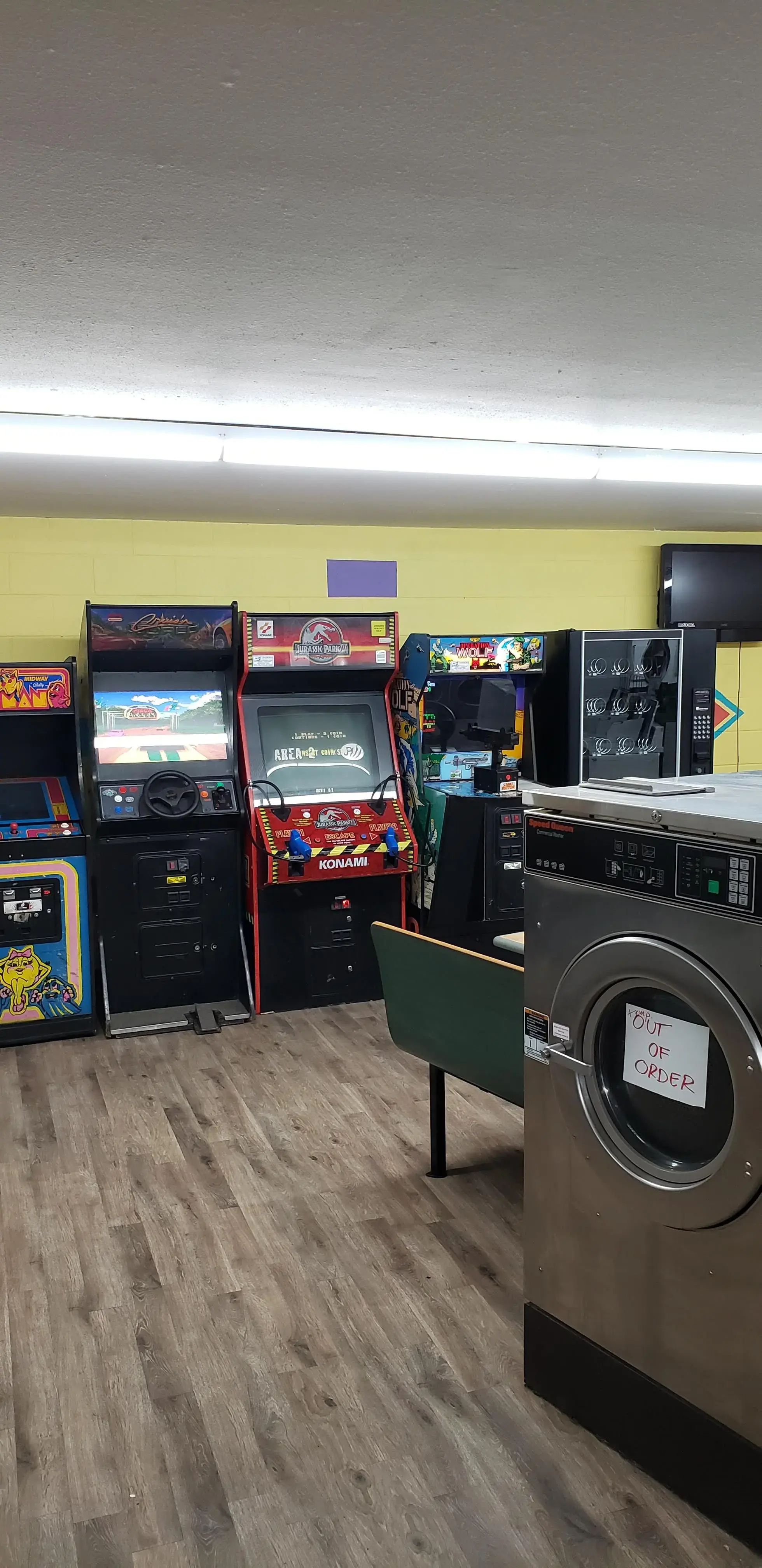 Loveland Shop n Wash thumbnail 19