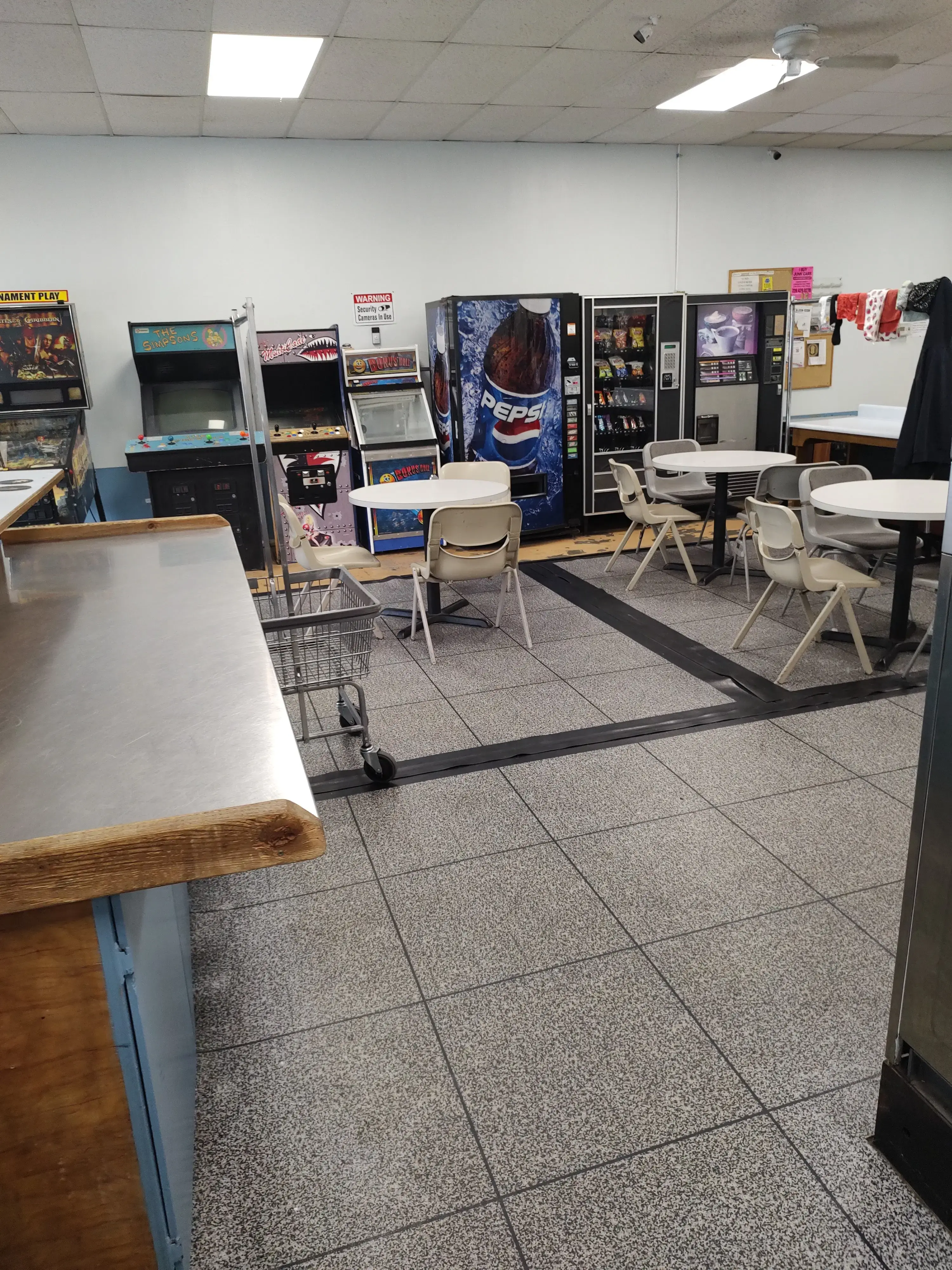 Loveland's Laundromat thumbnail 4