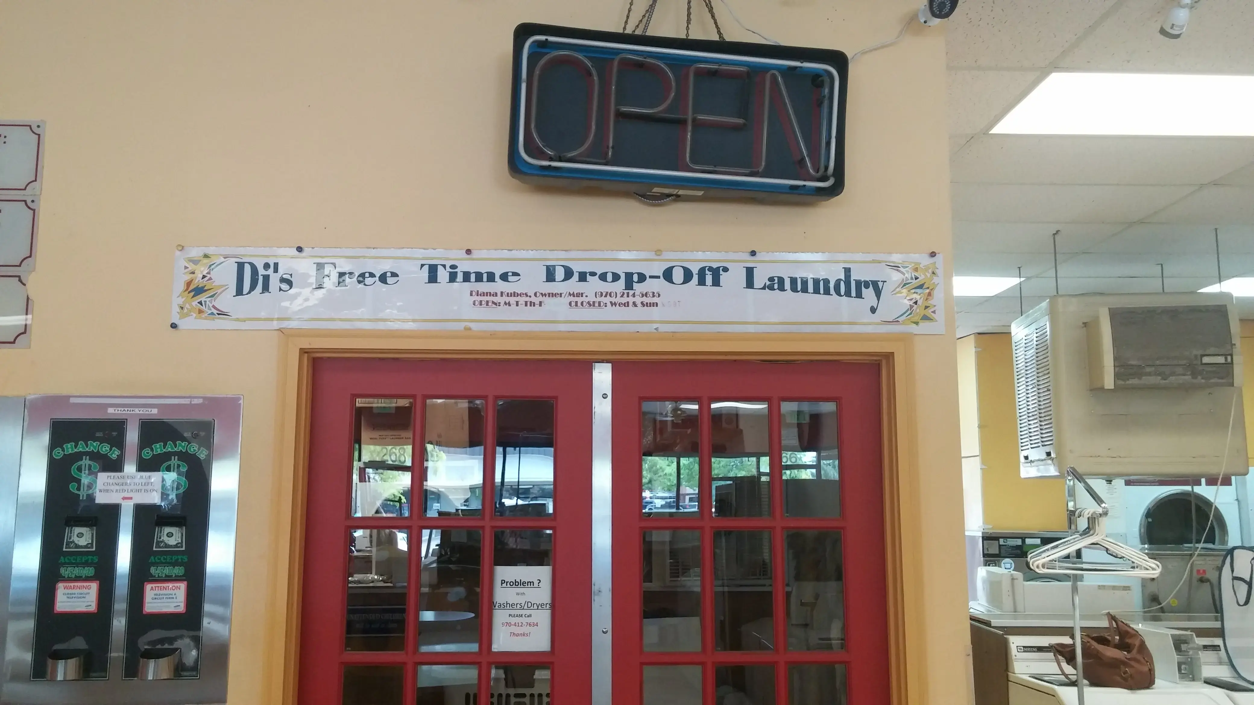 Loveland's Laundromat - Image 12