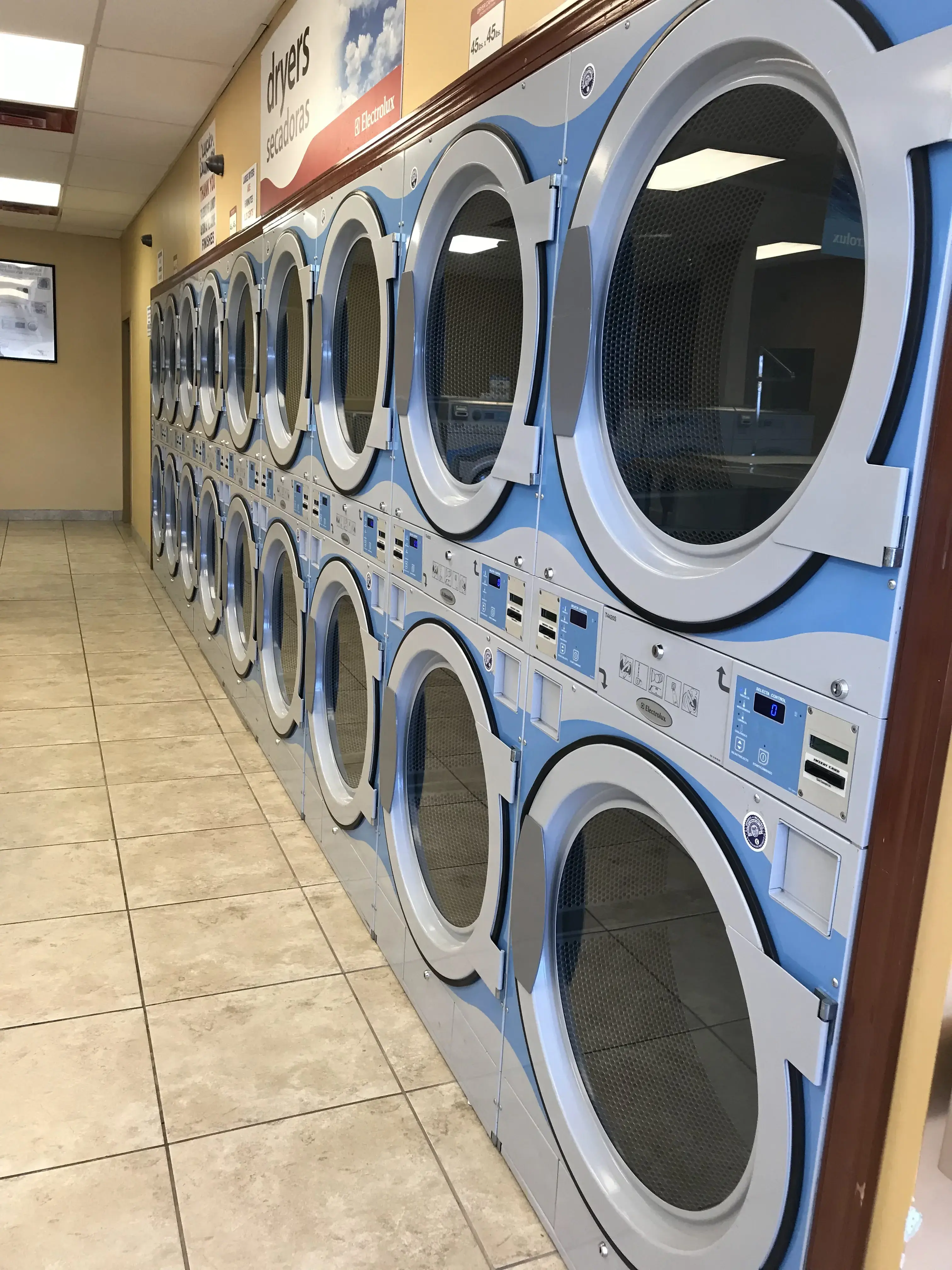 LUCA’S LAUNDRY - Image 16