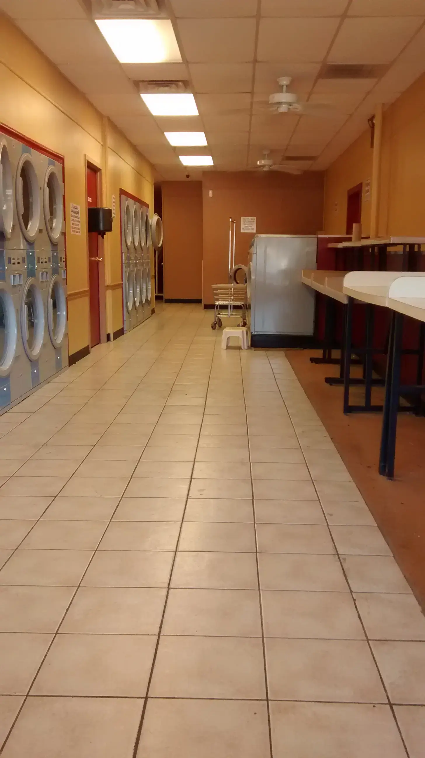 LUCA'S LAUNDRY - Image 2