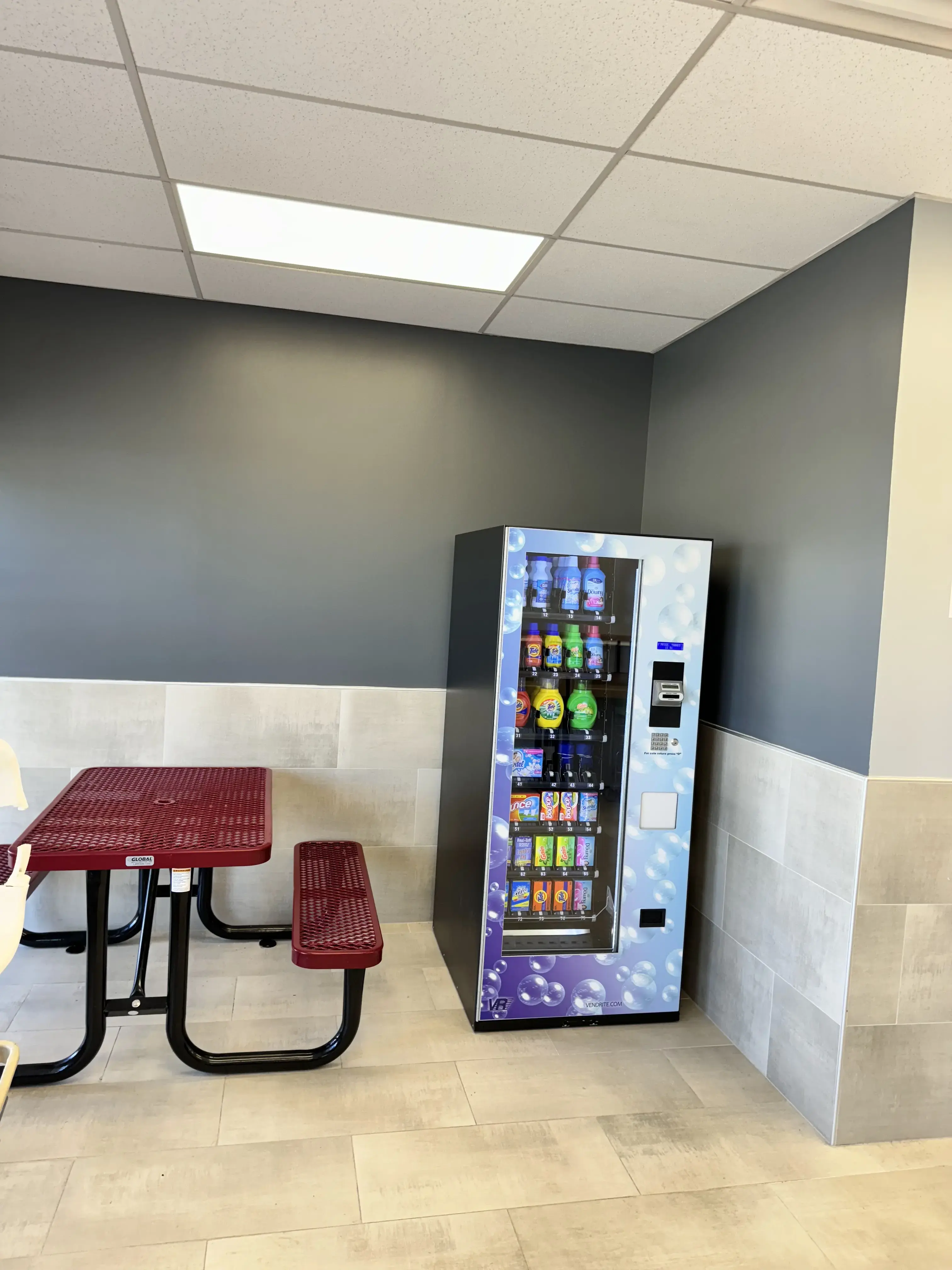 LUCA'S LAUNDRY - Image 13