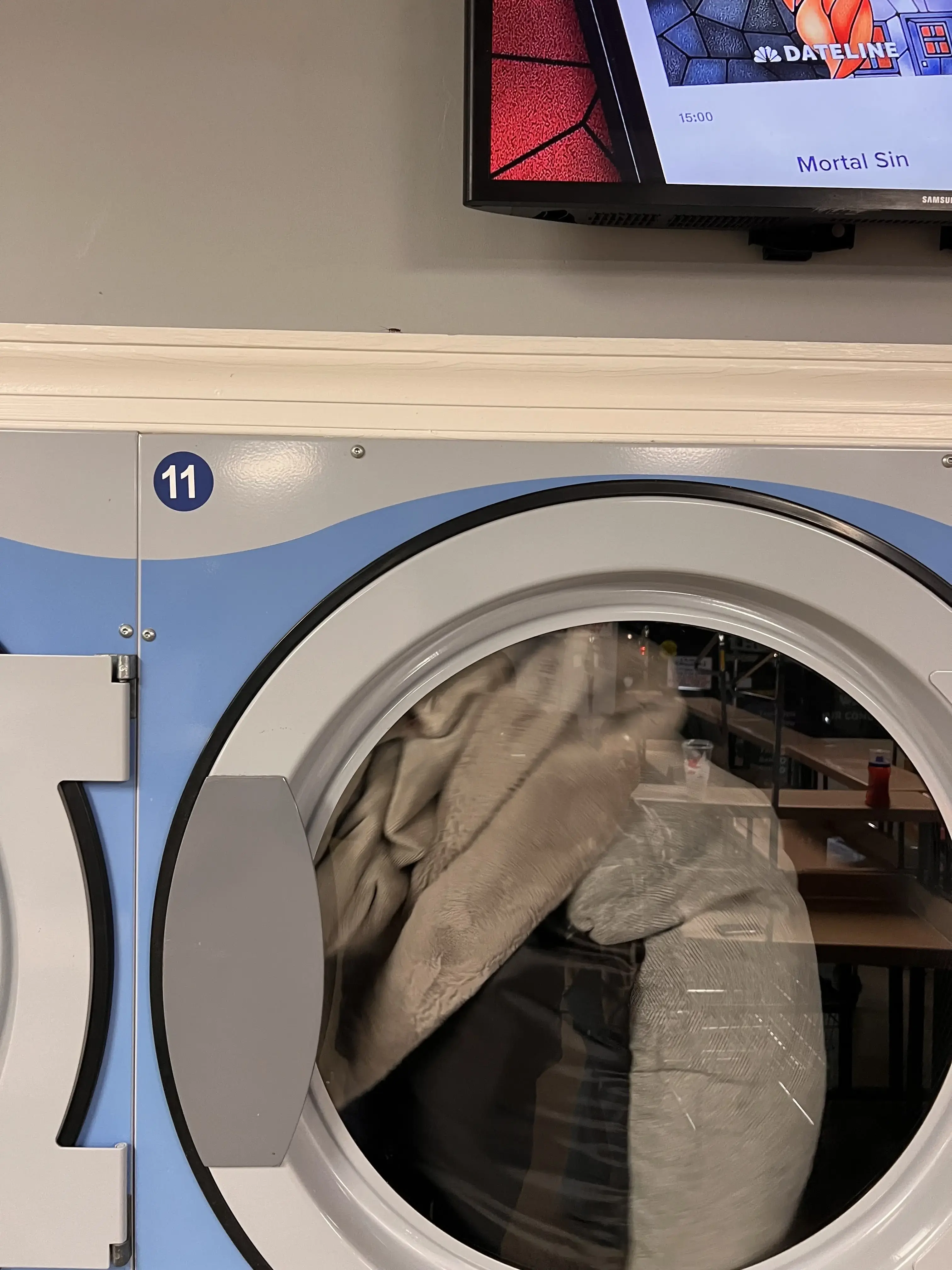 LUCA'S LAUNDRY thumbnail 5