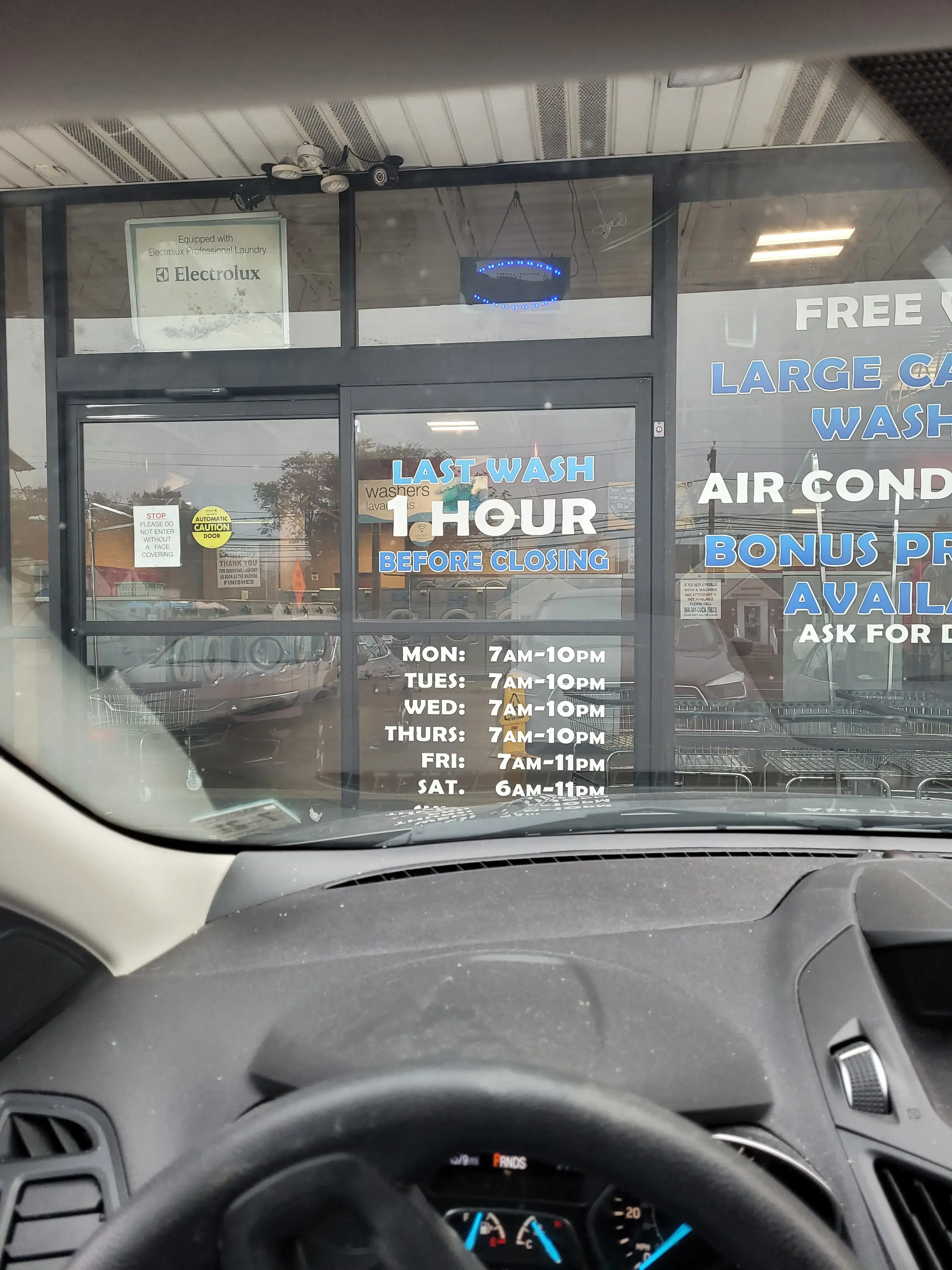 LUCA'S LAUNDRY - Image 8