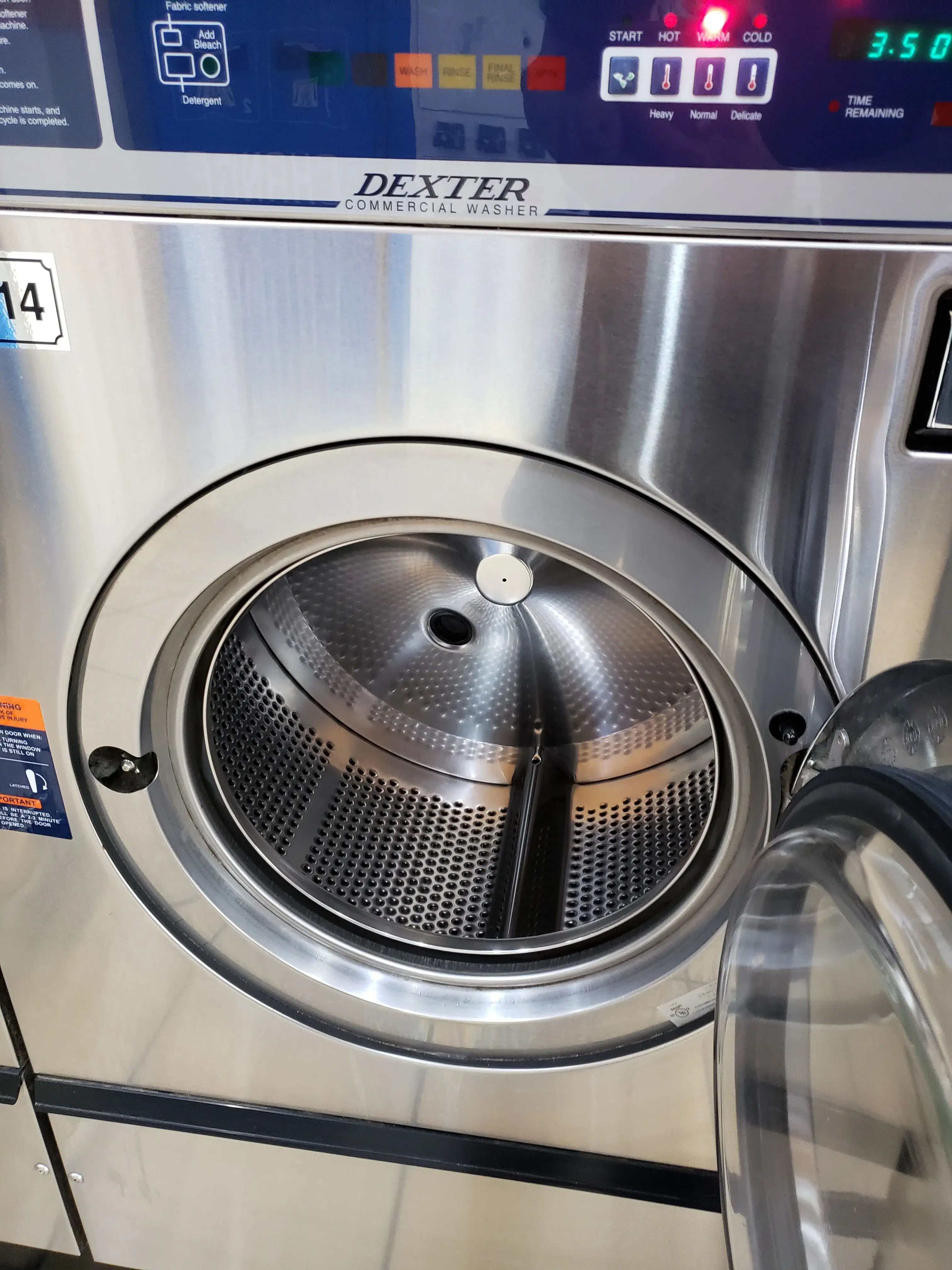 Lucky Day Laundromat + Drop - Off - Wash & Fold Services thumbnail 15