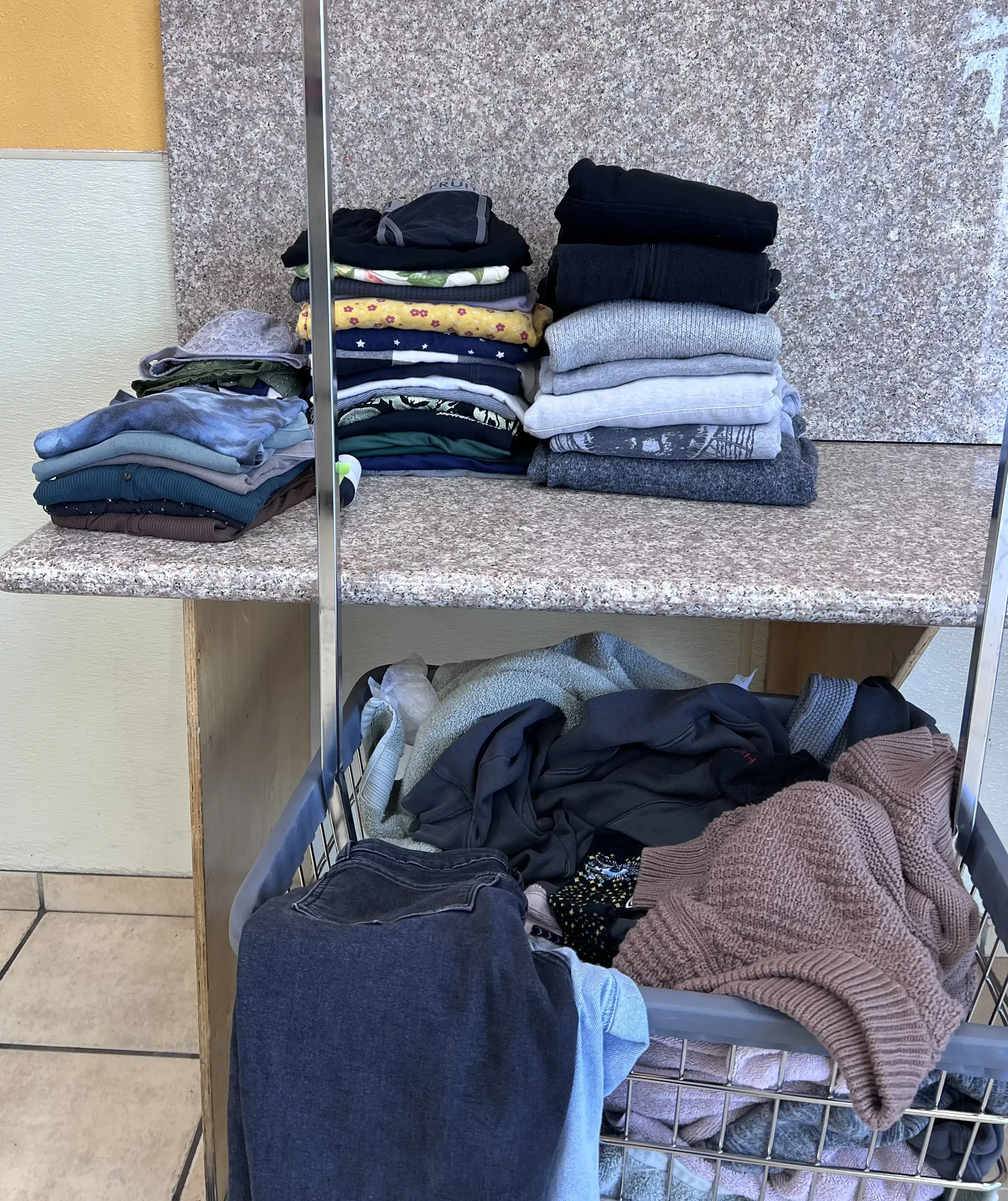 Lucky Day Laundromat + Drop - Off - Wash & Fold Services - Image 5